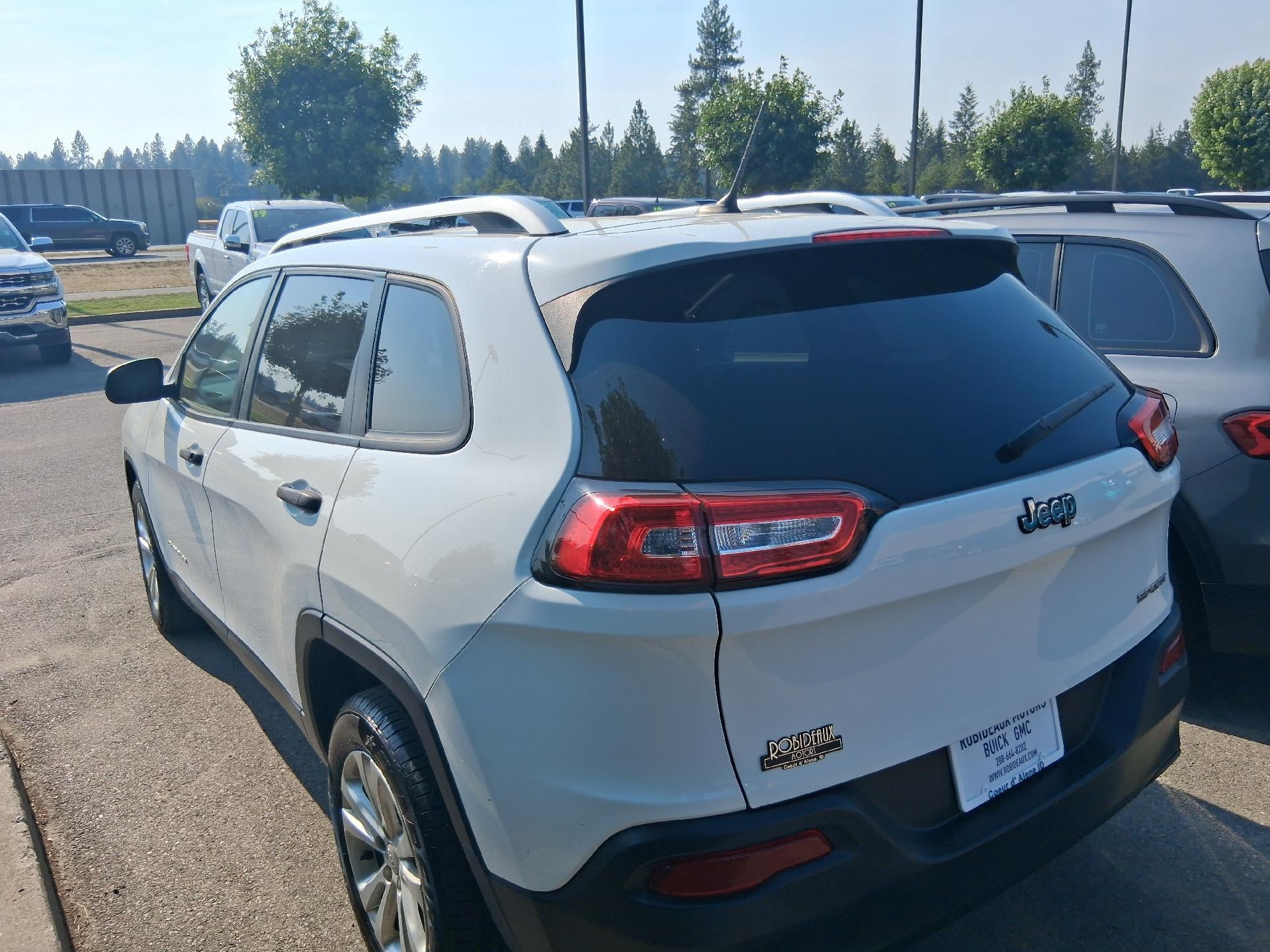 2015 Jeep Cherokee 6-Way Seat, Keyless Entry, Cruise Control, Air Conditioning