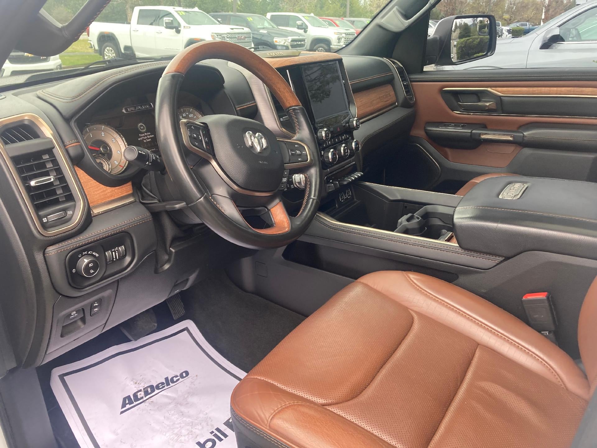 2021 RAM 1500 Memory Heated and Cooled Power Seat, Sunroof, Running Boards, Navigation