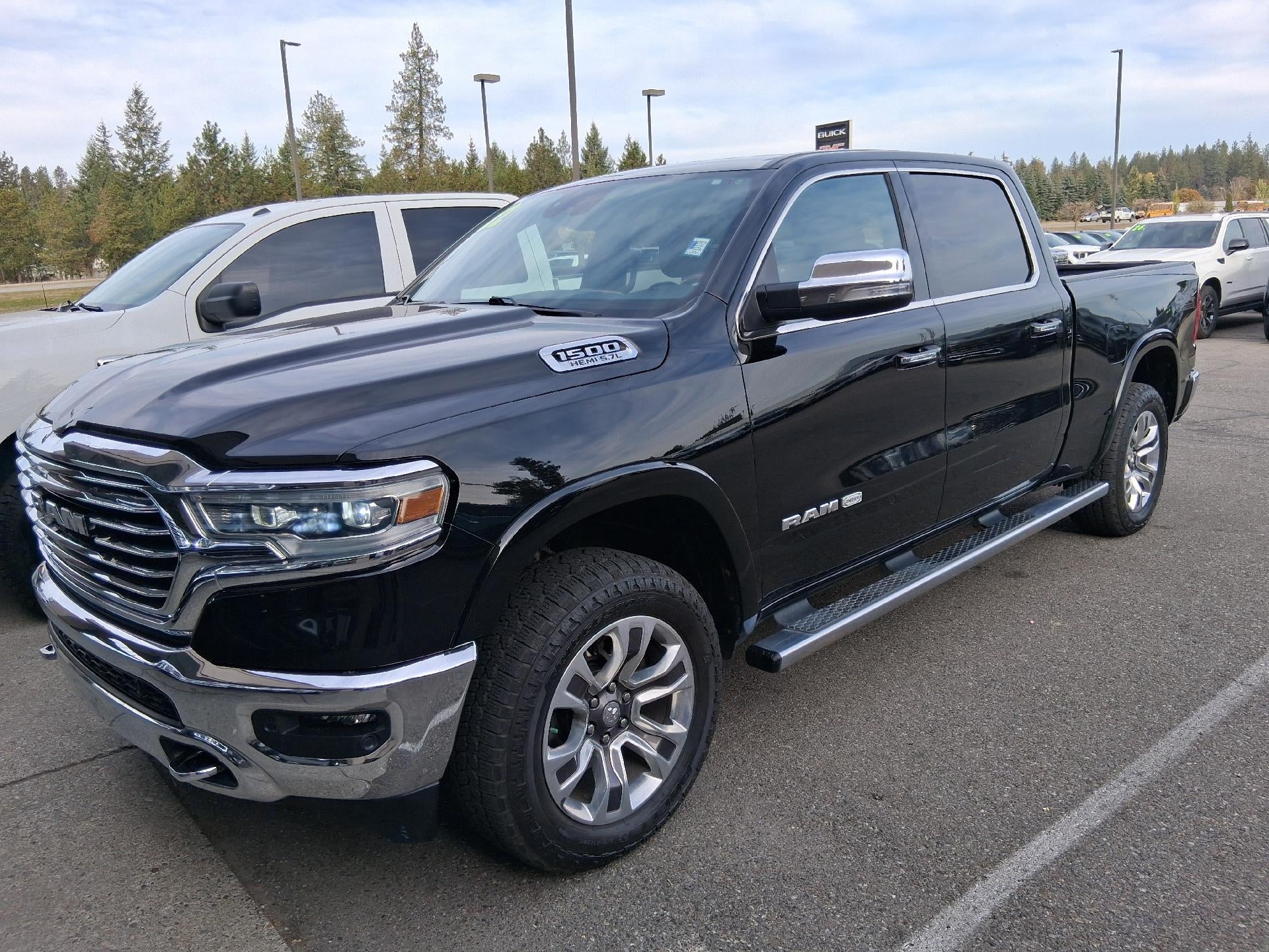 2022 RAM 1500 Power Lumbar Heated and Cooled Seat, Keyless Entry, Rear Vision Camera