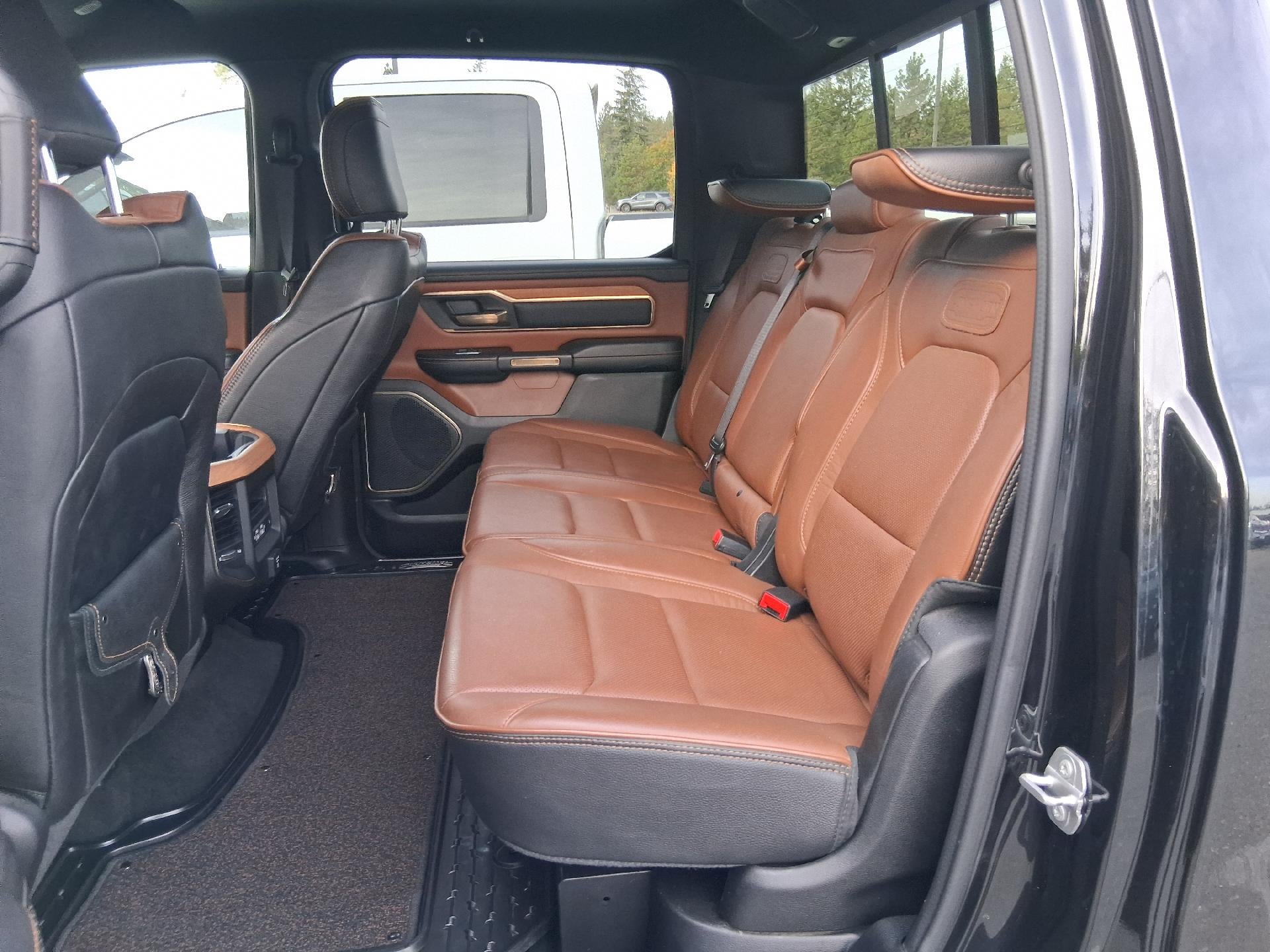 2022 RAM 1500 Power Lumbar Heated and Cooled Seat, Keyless Entry, Rear Vision Camera
