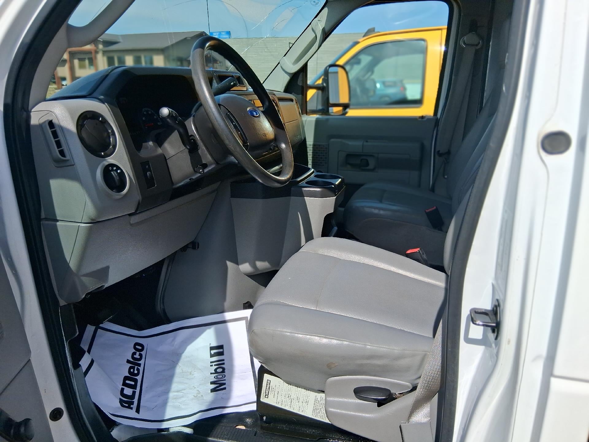 2016 Ford Econoline Commercial Cuta 4-Way Seat, Air Conditioning, Super Duty, V10