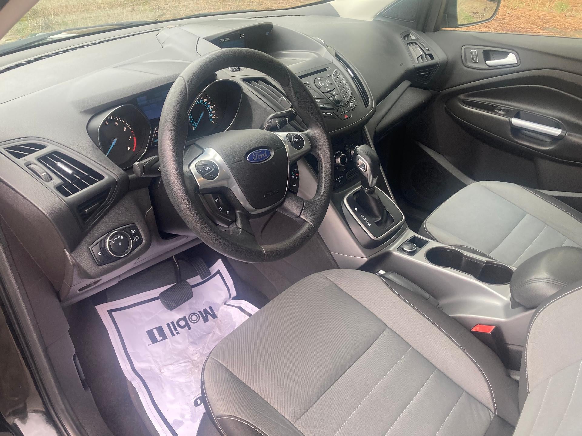 2013 Ford Escape SE, Keyless Entry, Air Conditioning, Power Locks and Windows