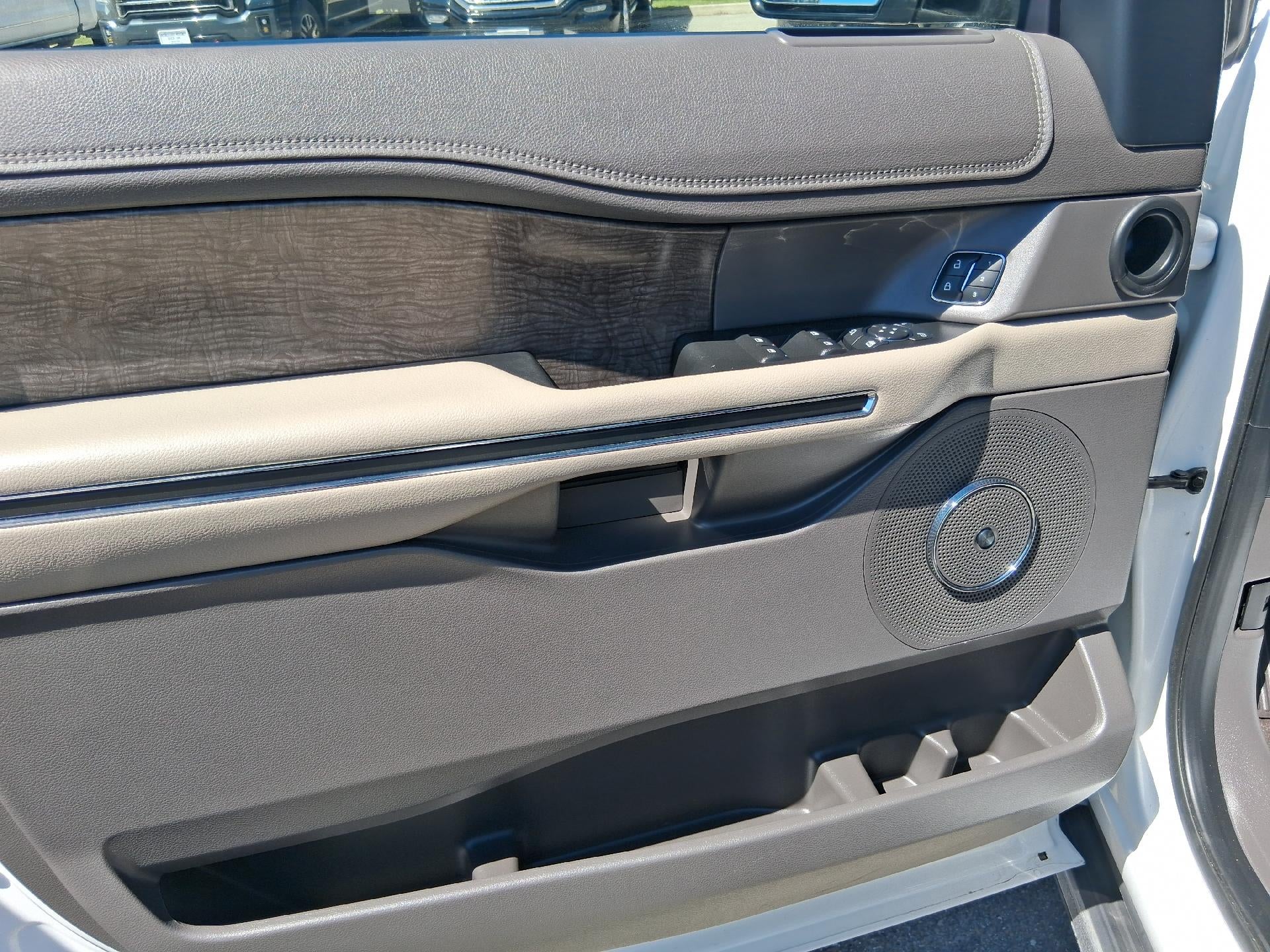2020 Ford Expedition Max Power Leather Heated and Cooled Seat, Keyless Entry, Back Up Camera