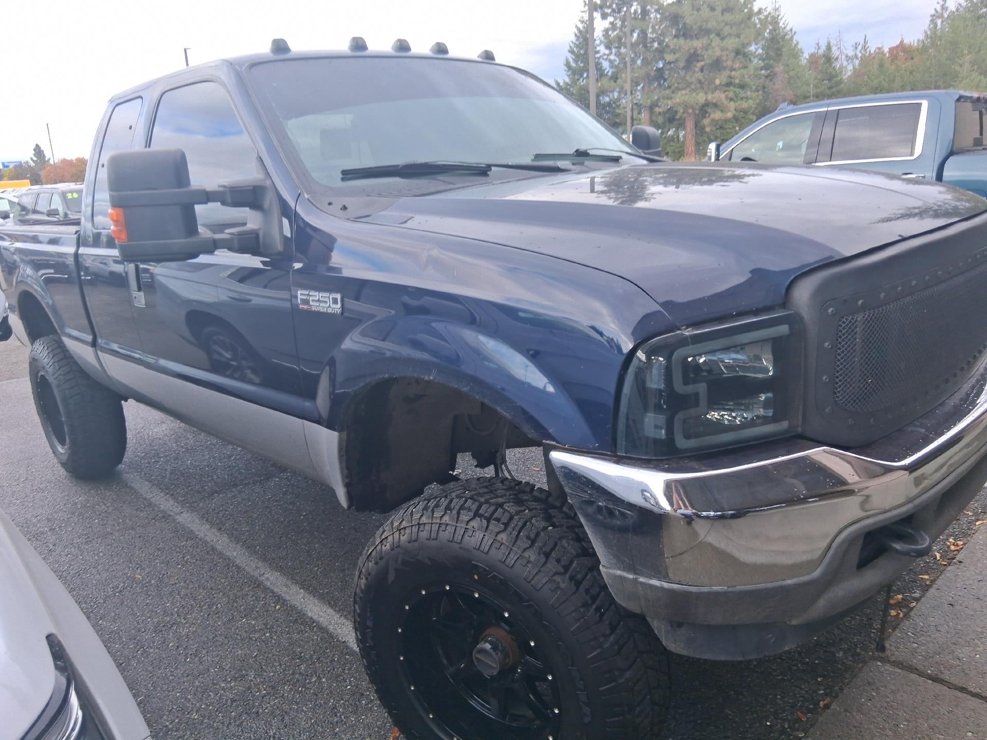 2004 Ford Super Duty F-250 3" Lift, Tow Package, 6.0L V8 Engine