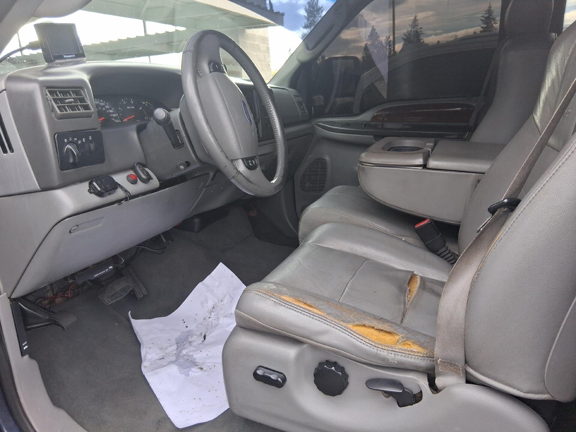 2004 Ford Super Duty F-250 3" Lift, Tow Package, 6.0L V8 Engine