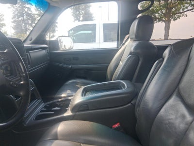 2003 Chevrolet Silverado 2500 HD Leather Seats, Air Conditioning