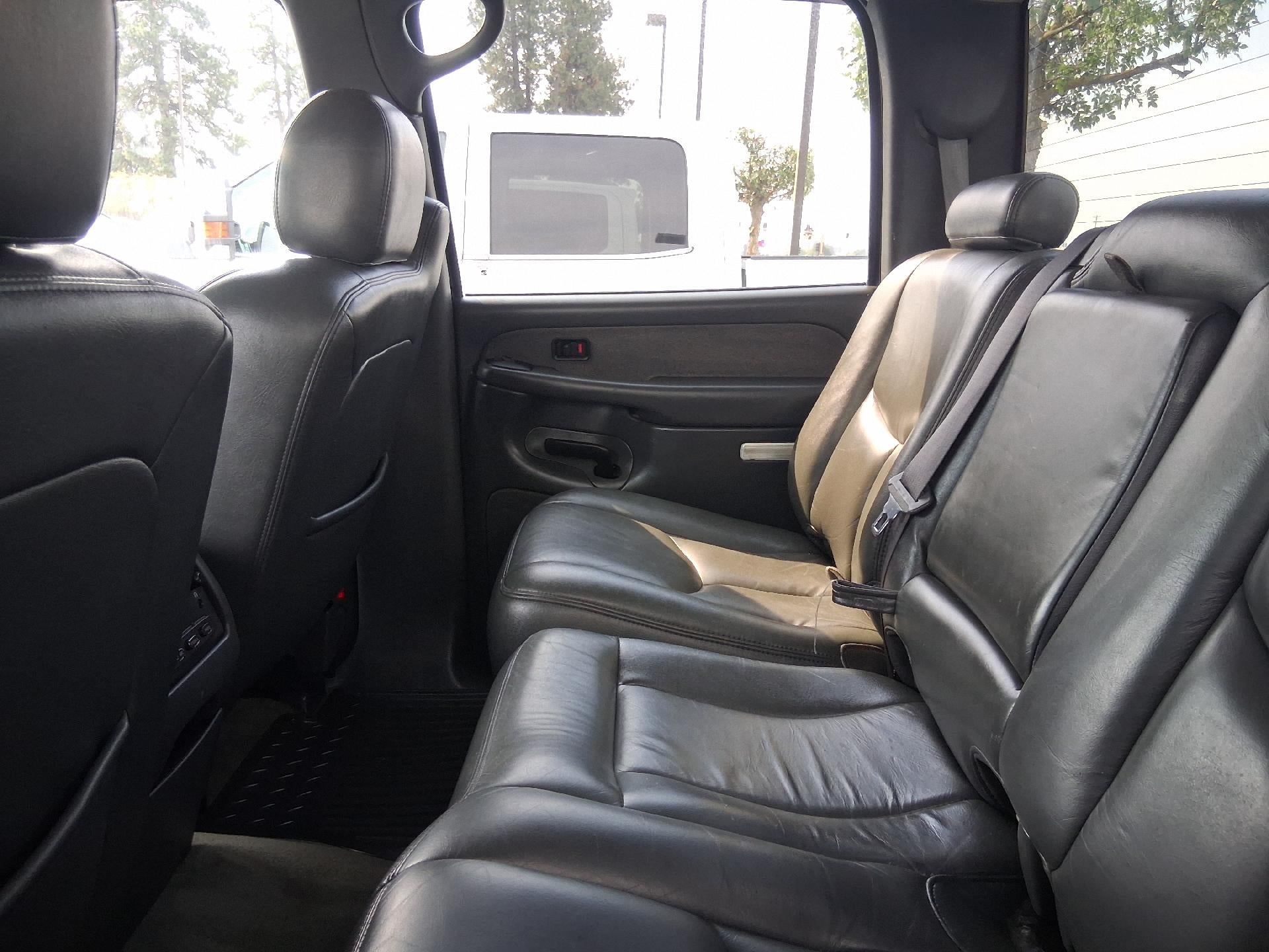 2003 Chevrolet Silverado 2500 HD Leather Seats, Air Conditioning