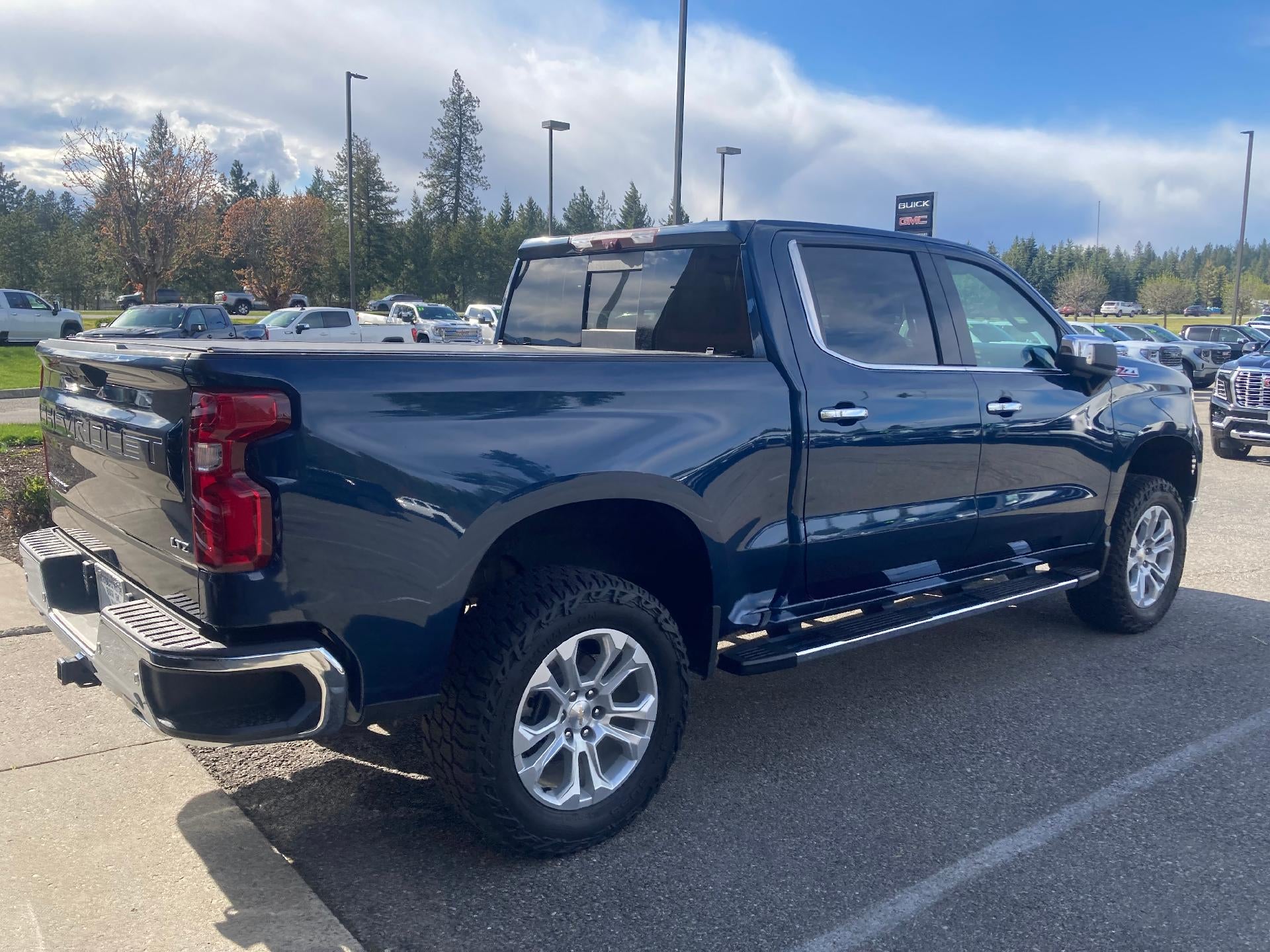 2023 Chevrolet Silverado 1500 Power Memory Lumbar Seat, Power Sunroof, Technology Package, Wireless Charging