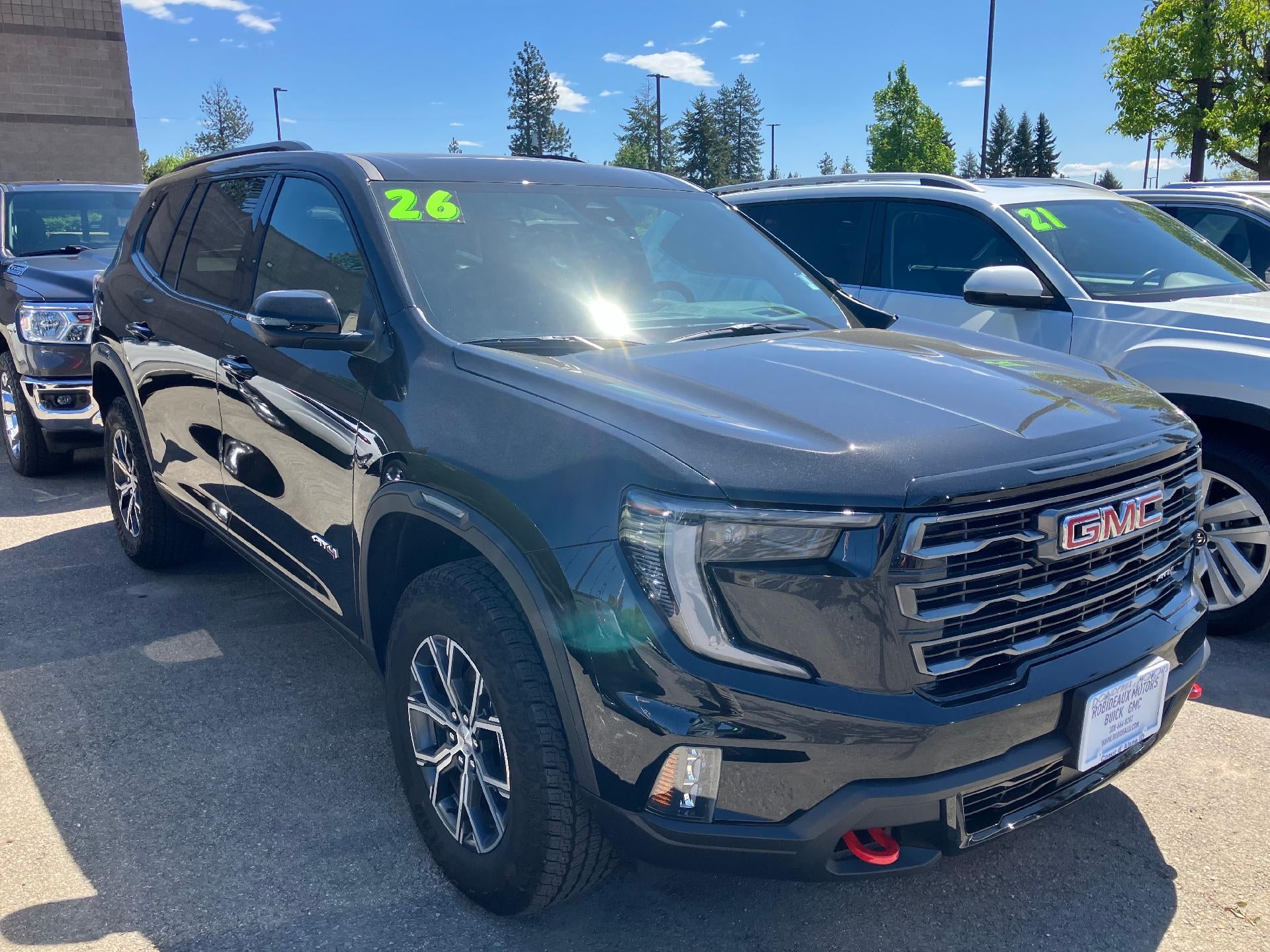 2026 GMC Acadia Power Lumbar Heated and Cooled Seat, Adaptive Cruise Control, Luxury Package