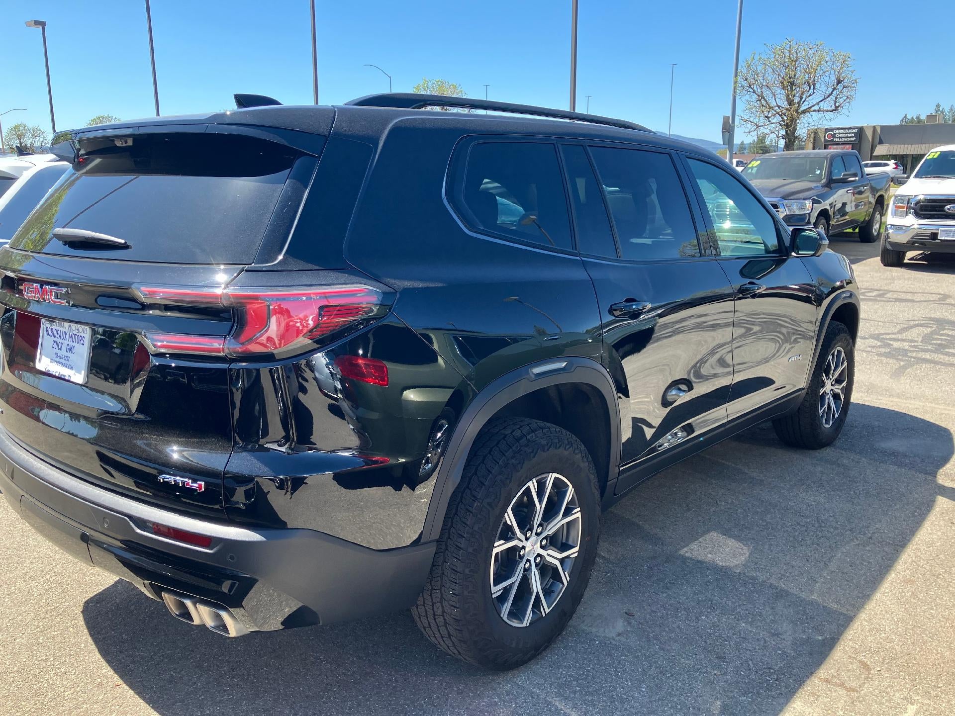 2026 GMC Acadia Power Lumbar Heated and Cooled Seat, Adaptive Cruise Control, Luxury Package