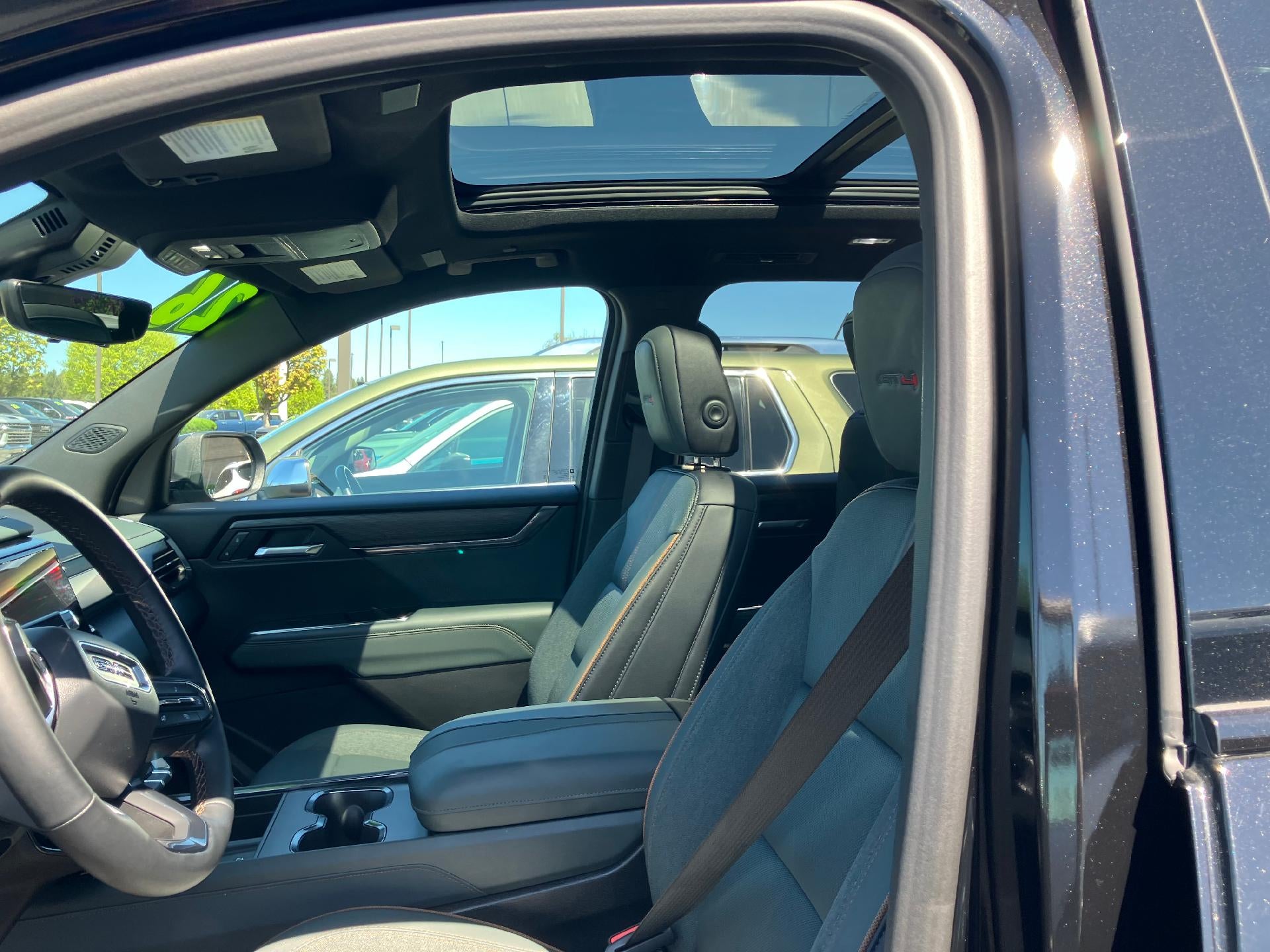 2026 GMC Acadia Power Lumbar Heated and Cooled Seat, Adaptive Cruise Control, Luxury Package