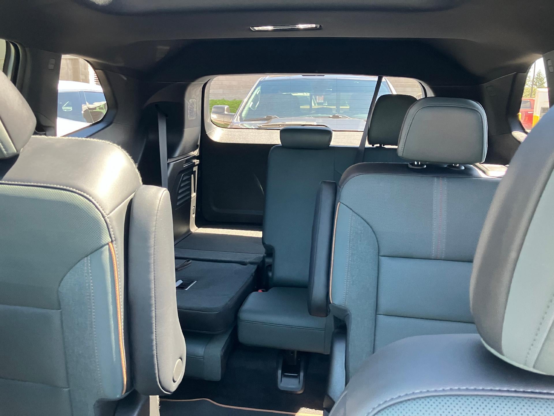2026 GMC Acadia Power Lumbar Heated and Cooled Seat, Adaptive Cruise Control, Luxury Package
