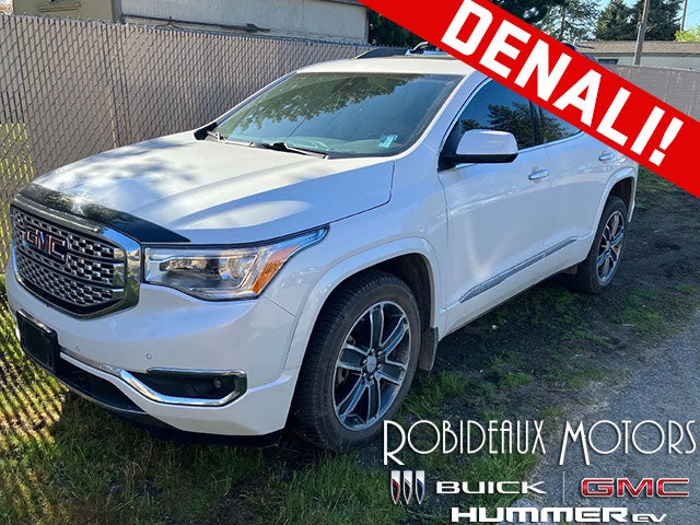 2017 GMC Acadia Power Lumbar Seat, Dual Pane Sunroof, Navigation, HD Surround Vision