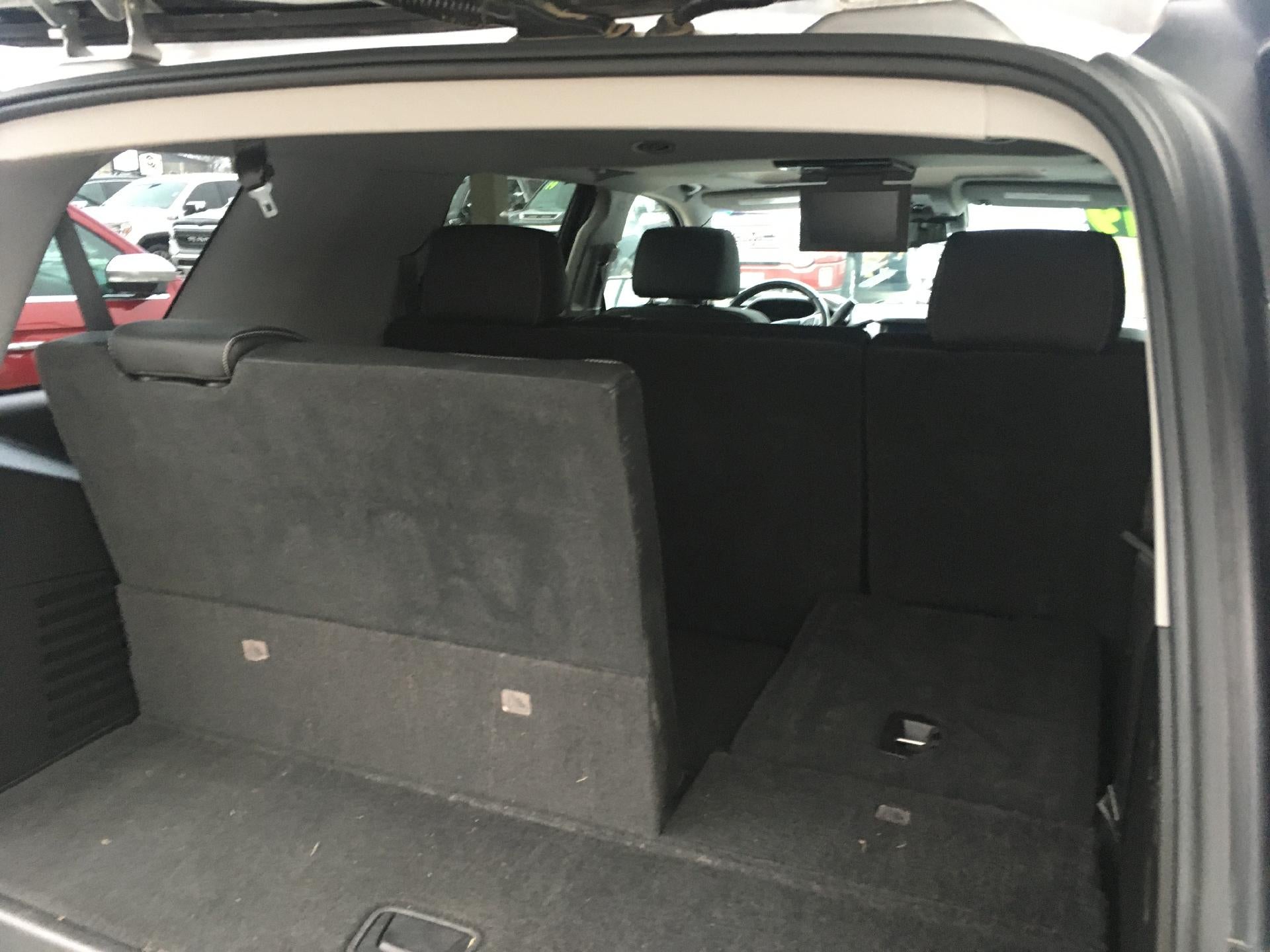 2019 GMC Yukon Memory Leather Heated and Cooled Seat, Navigation, Power Sunroof