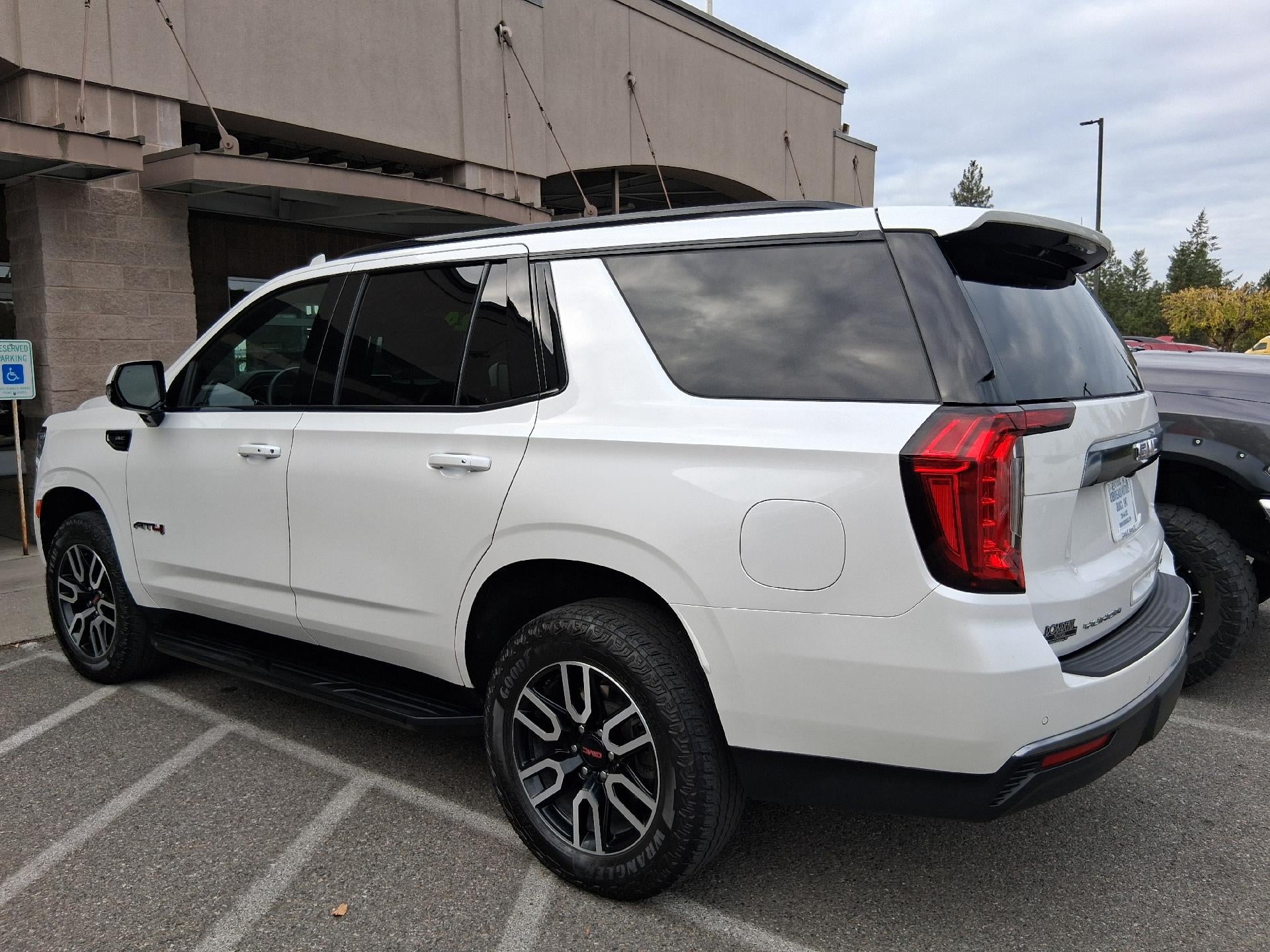 2024 GMC Yukon Memory Power Heated and Cooled Seat, Power Sunroof