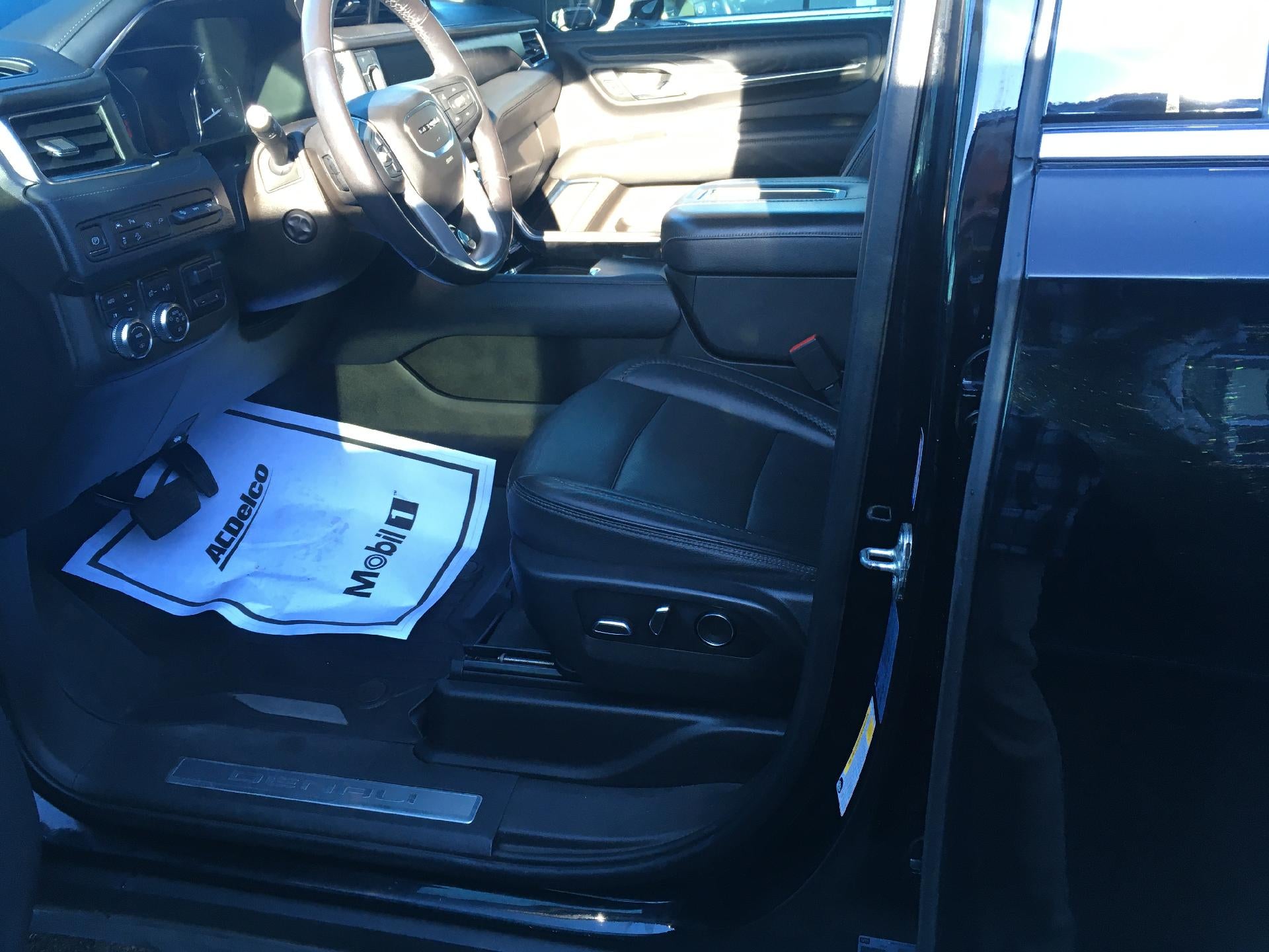 2021 GMC Yukon Leather Power Lumbar Seat, Navigation, Advanced Technology Package