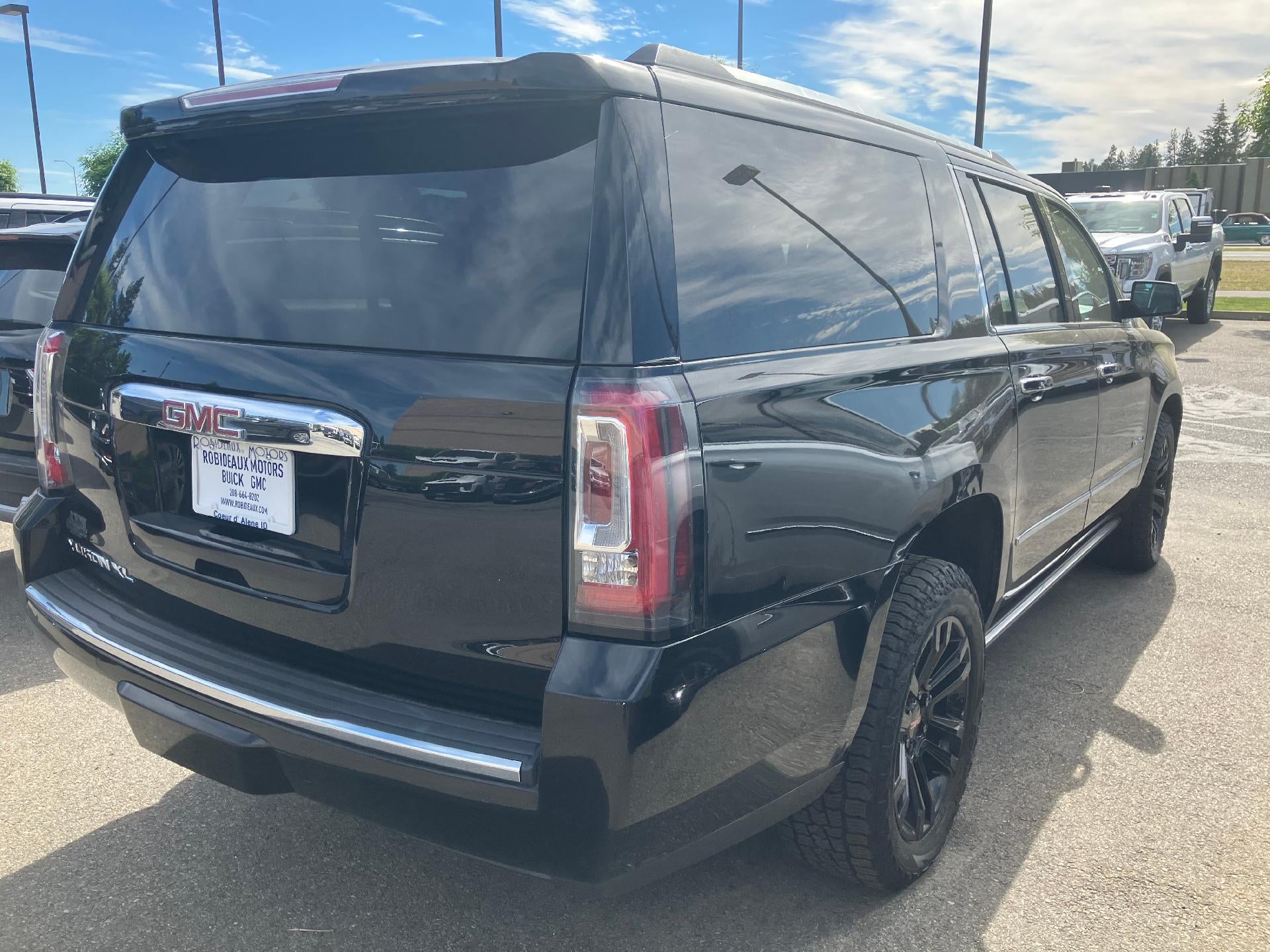 2019 GMC Yukon XL Leather Heated and Cooled Seat, Trailering Package, Power Sunroof