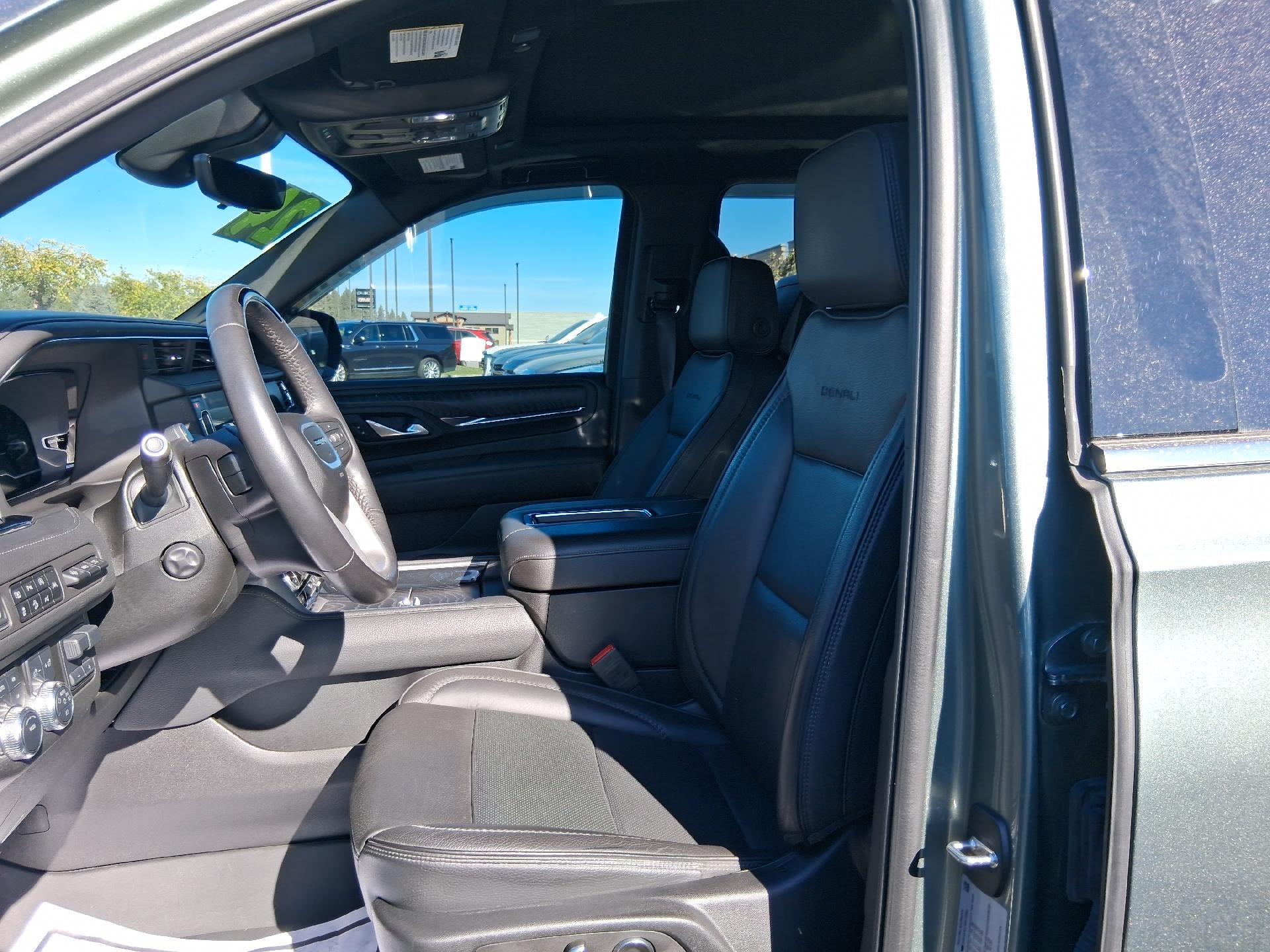 2024 GMC Yukon XL Power Memory Seat, Advanced Technology Package, Max Trailering Package