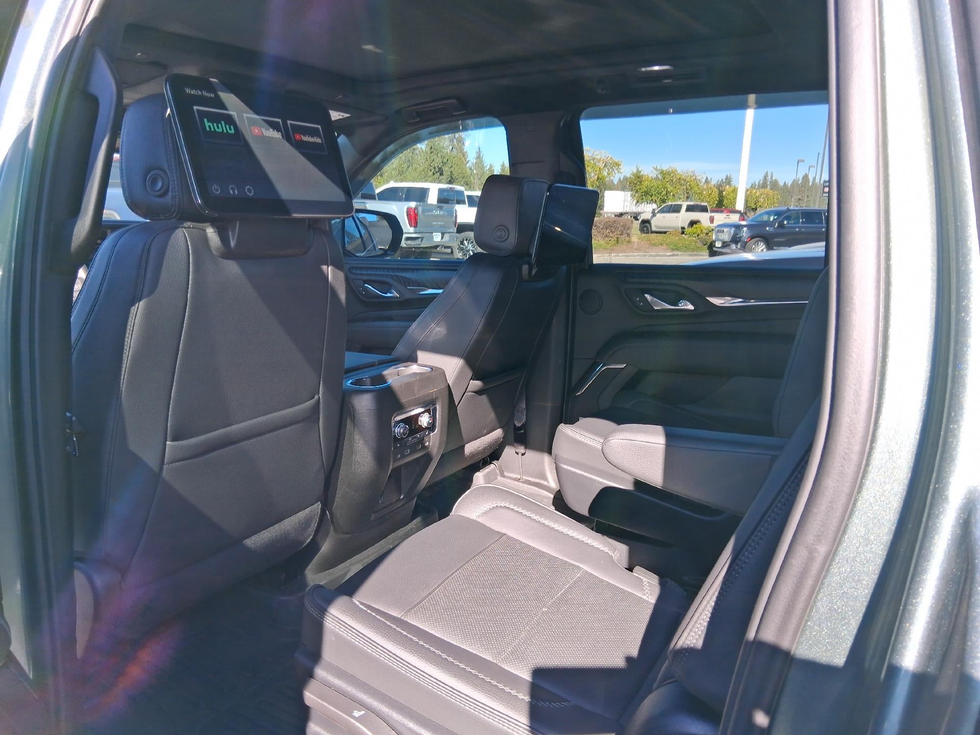 2024 GMC Yukon XL Power Memory Seat, Advanced Technology Package, Max Trailering Package