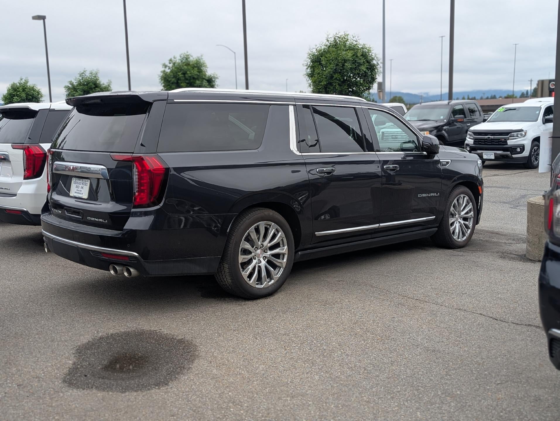 2023 GMC Yukon XL Memory Power Lumbar Seat, Power Dual Pane Panoramic Sunroof, Technology Package