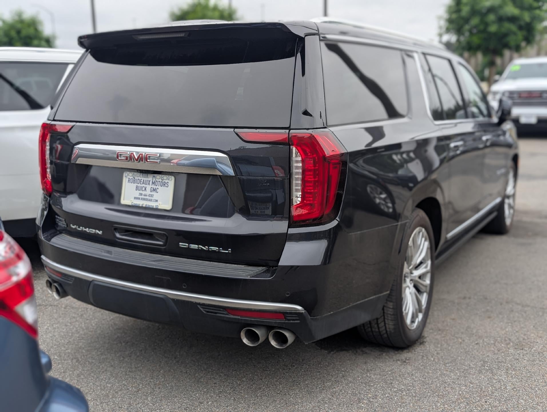 2023 GMC Yukon XL Memory Power Lumbar Seat, Power Dual Pane Panoramic Sunroof, Technology Package