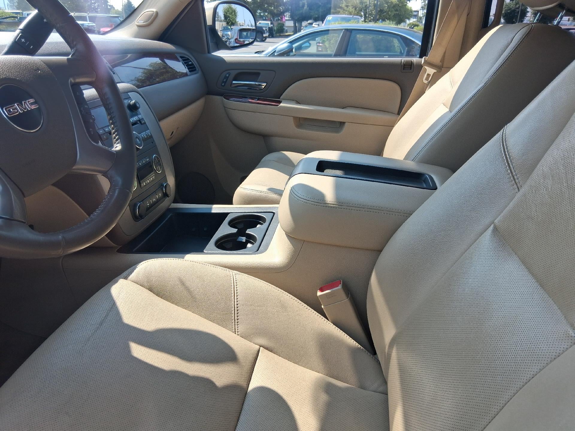 2010 GMC Yukon Leather Seats, Cruise Control, Power Heated Mirrors, Power Liftgate
