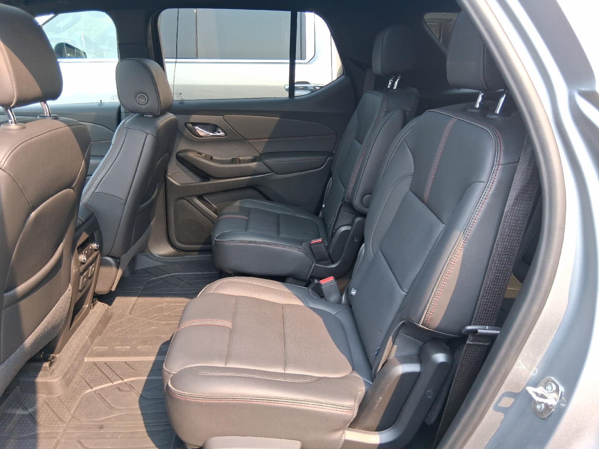 2023 Chevrolet Traverse Leather Power Lumbar Seat, Dual Skyscape Sunroof, Navigation, HD Surround Vision