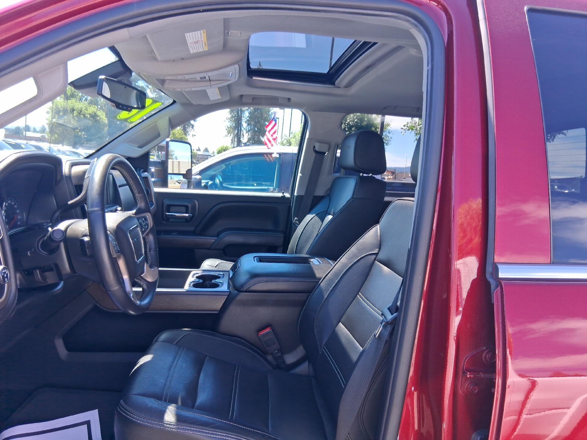 2018 GMC Sierra 2500 HD Leather Heated and Cooled Seats, Keyless Entry, Power Sunroof