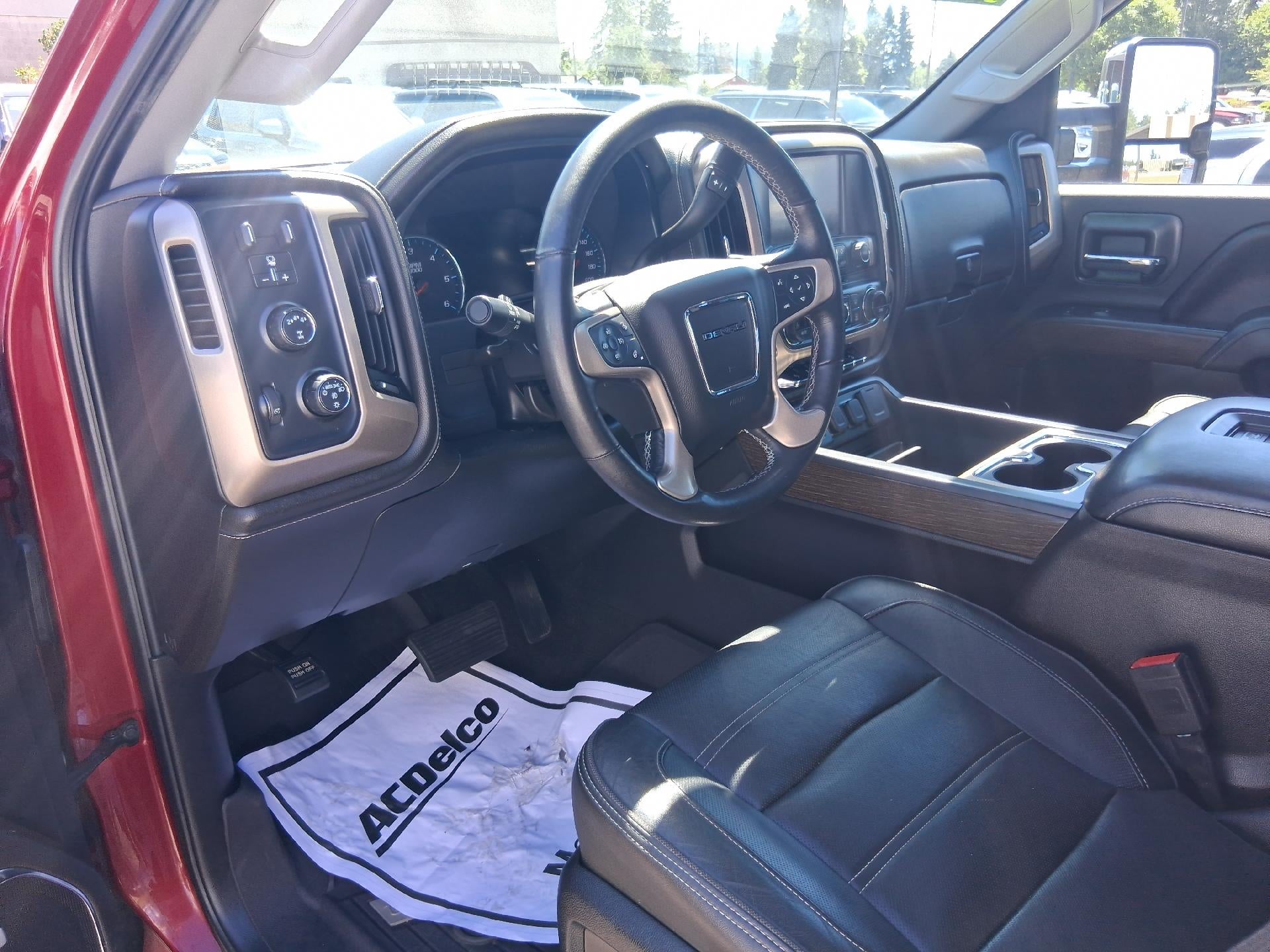 2018 GMC Sierra 2500 HD Leather Heated and Cooled Seats, Keyless Entry, Power Sunroof