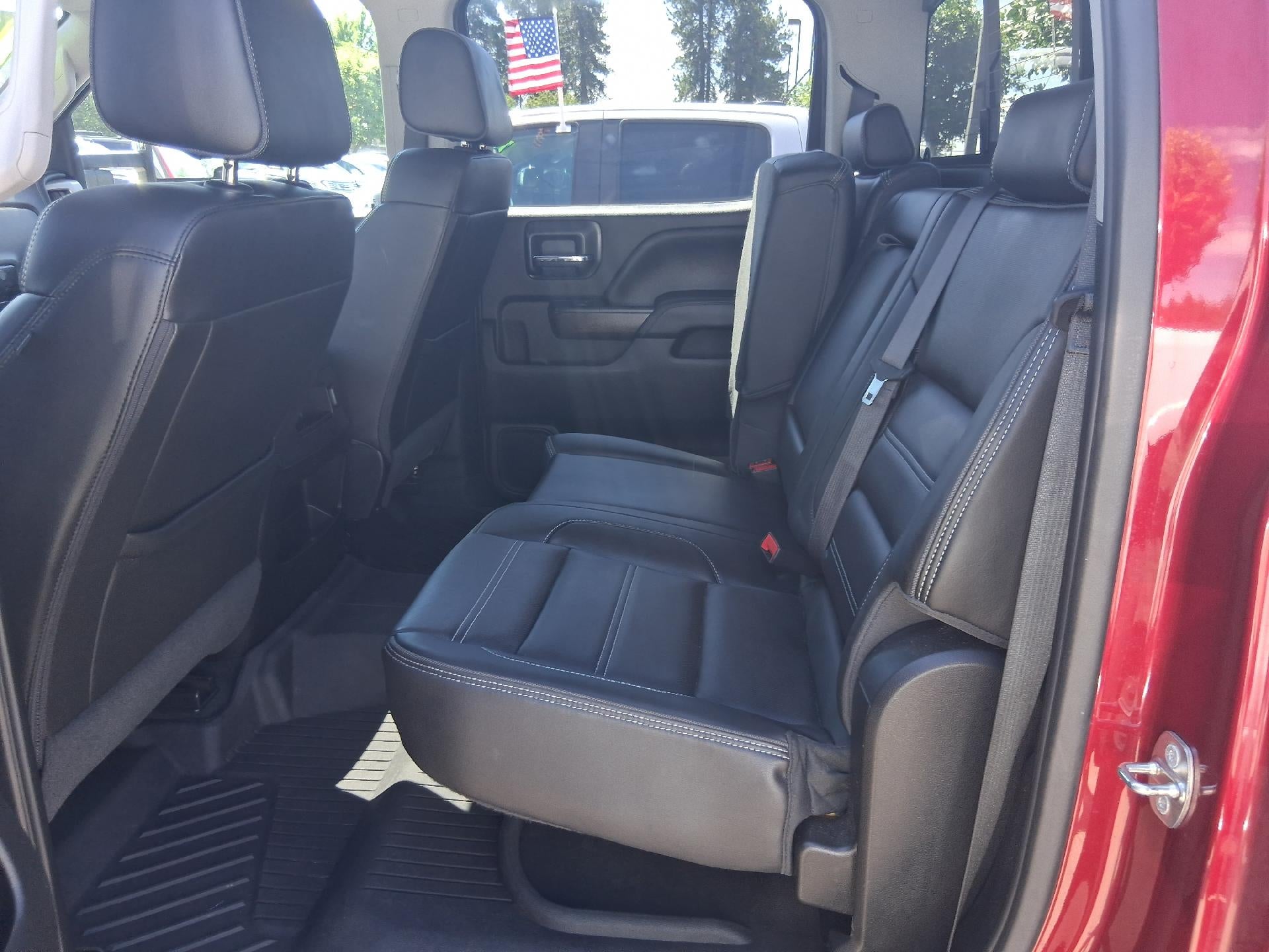 2018 GMC Sierra 2500 HD Leather Heated and Cooled Seats, Keyless Entry, Power Sunroof