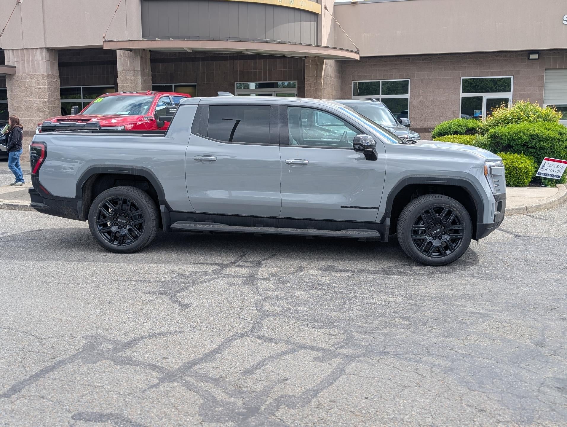 2026 GMC Sierra EV e4WD Crew Cab Standard Range Elevation