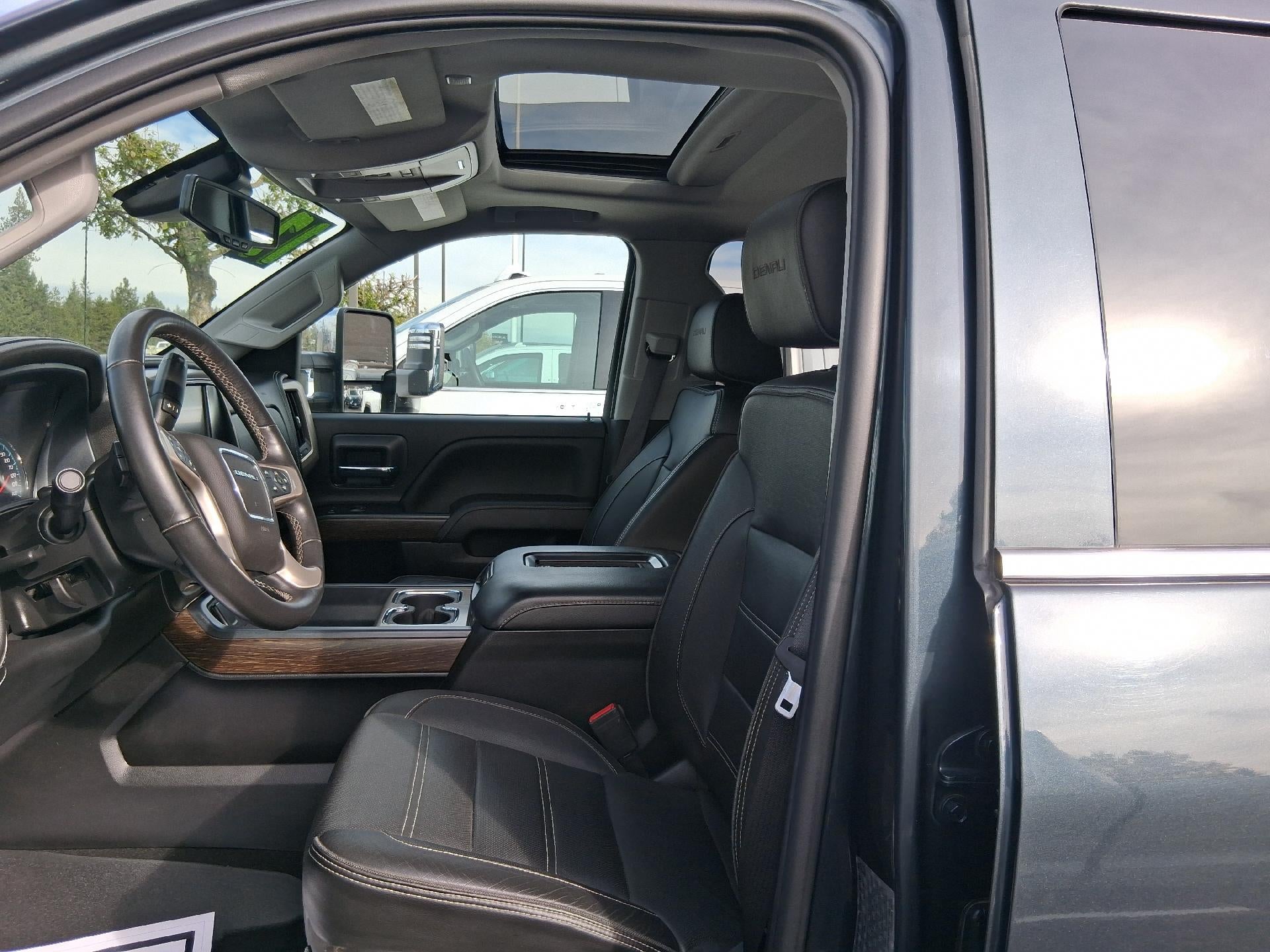 2017 GMC Sierra 3500 HD Leather Memory Heated and Cooled Seat, Power Sunroof, Navigation