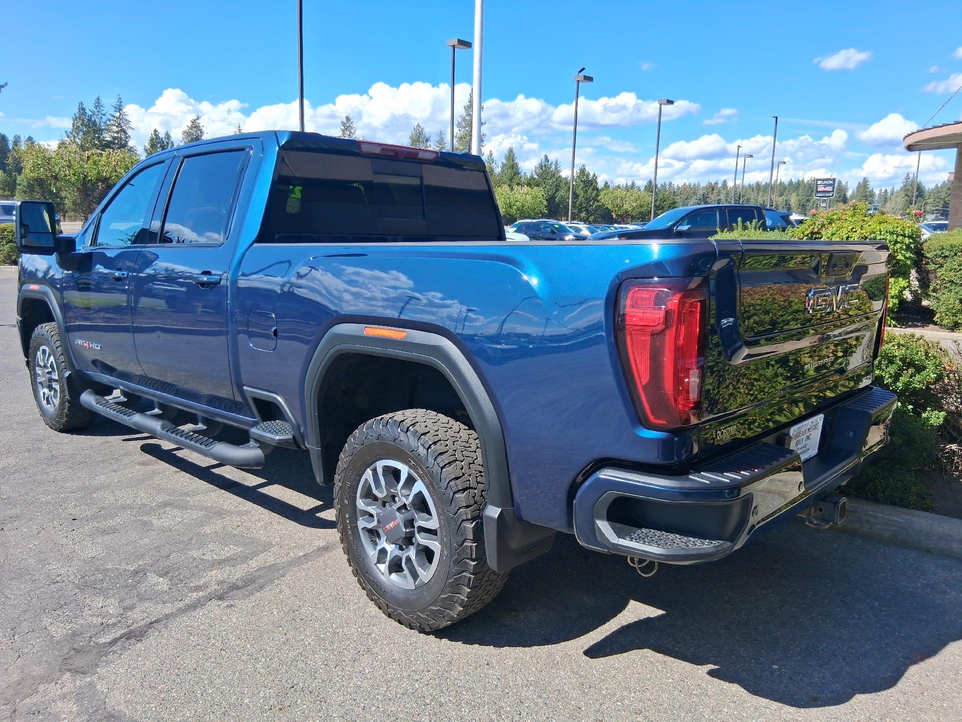 2022 GMC Sierra 2500 HD Power Heated and Cooled Seat, Trailering Mirrors, Navigation, HD Surround Vision