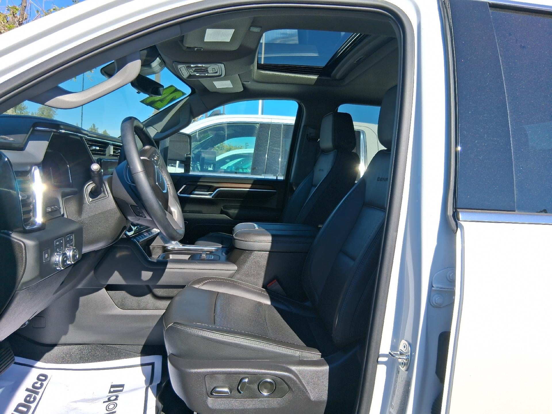 2024 GMC Sierra 2500 HD Power Lumbar Memory Heated and Cooled Seat, Power Sunroof, Technology Package