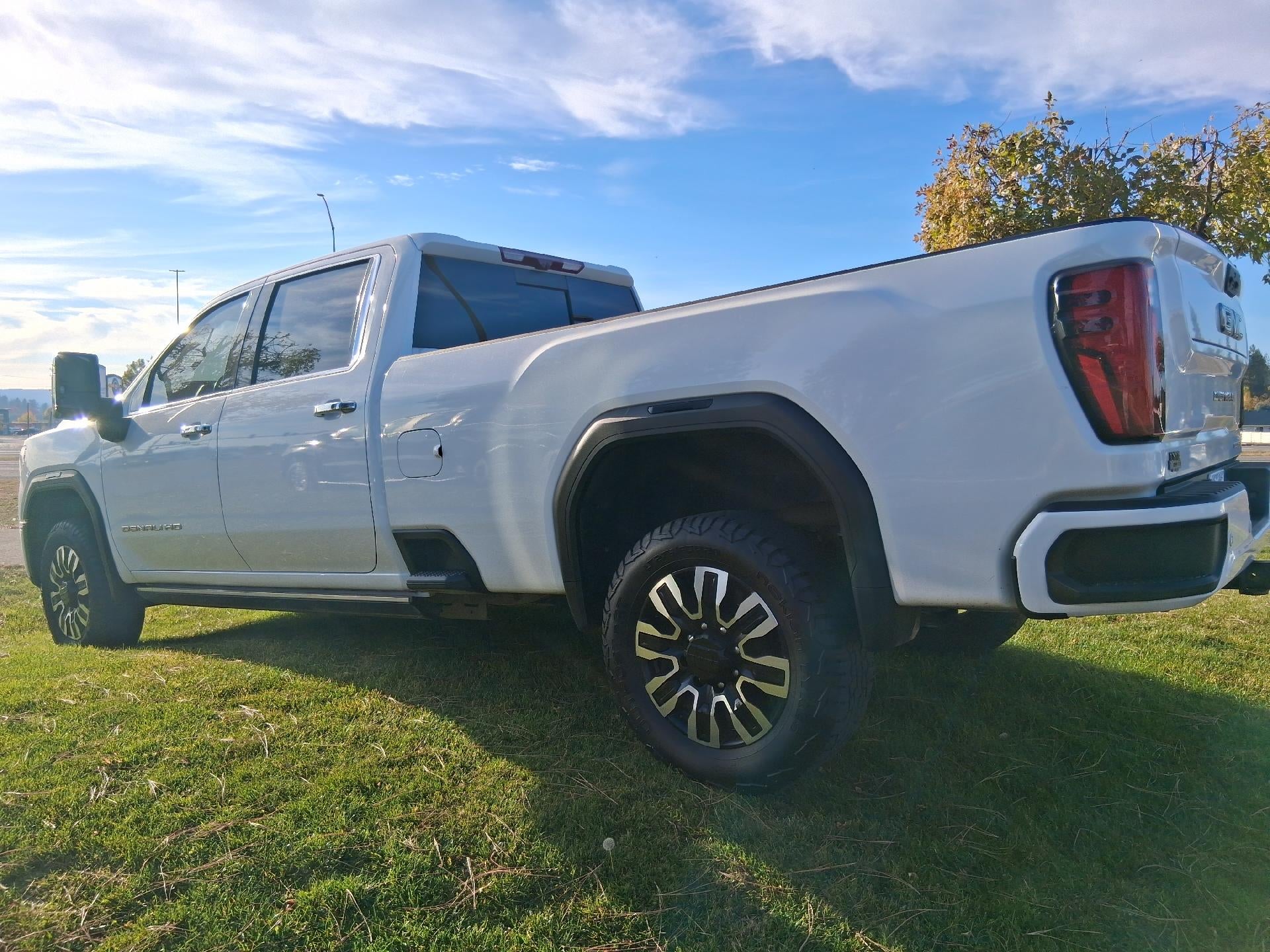 2024 GMC Sierra 3500 HD Massage Memory Power Lumbar Seat, Power Sunroof, Technology Package