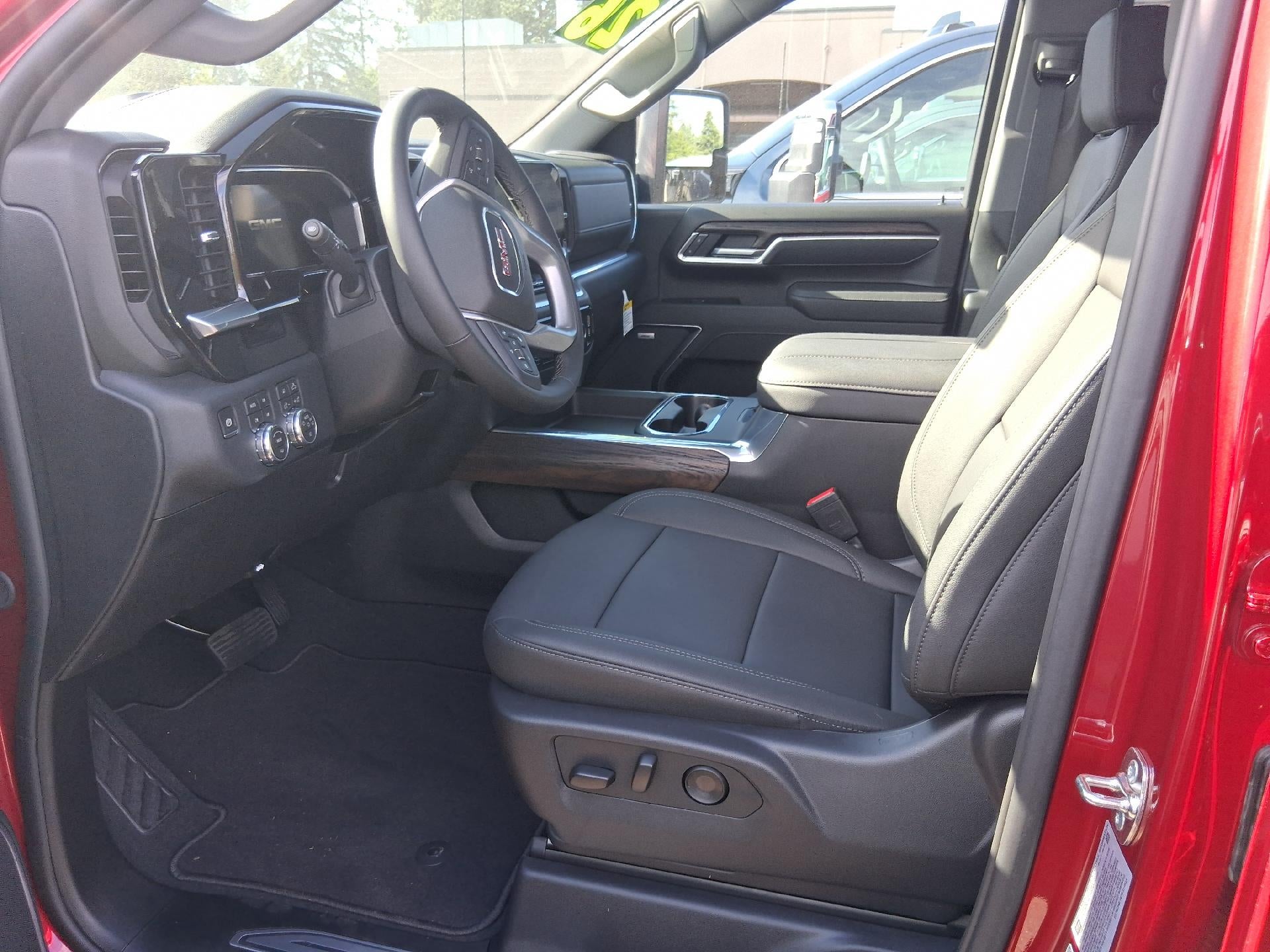 2026 GMC Sierra 2500 HD Crew Cab Standard Box 4-Wheel Drive SLT