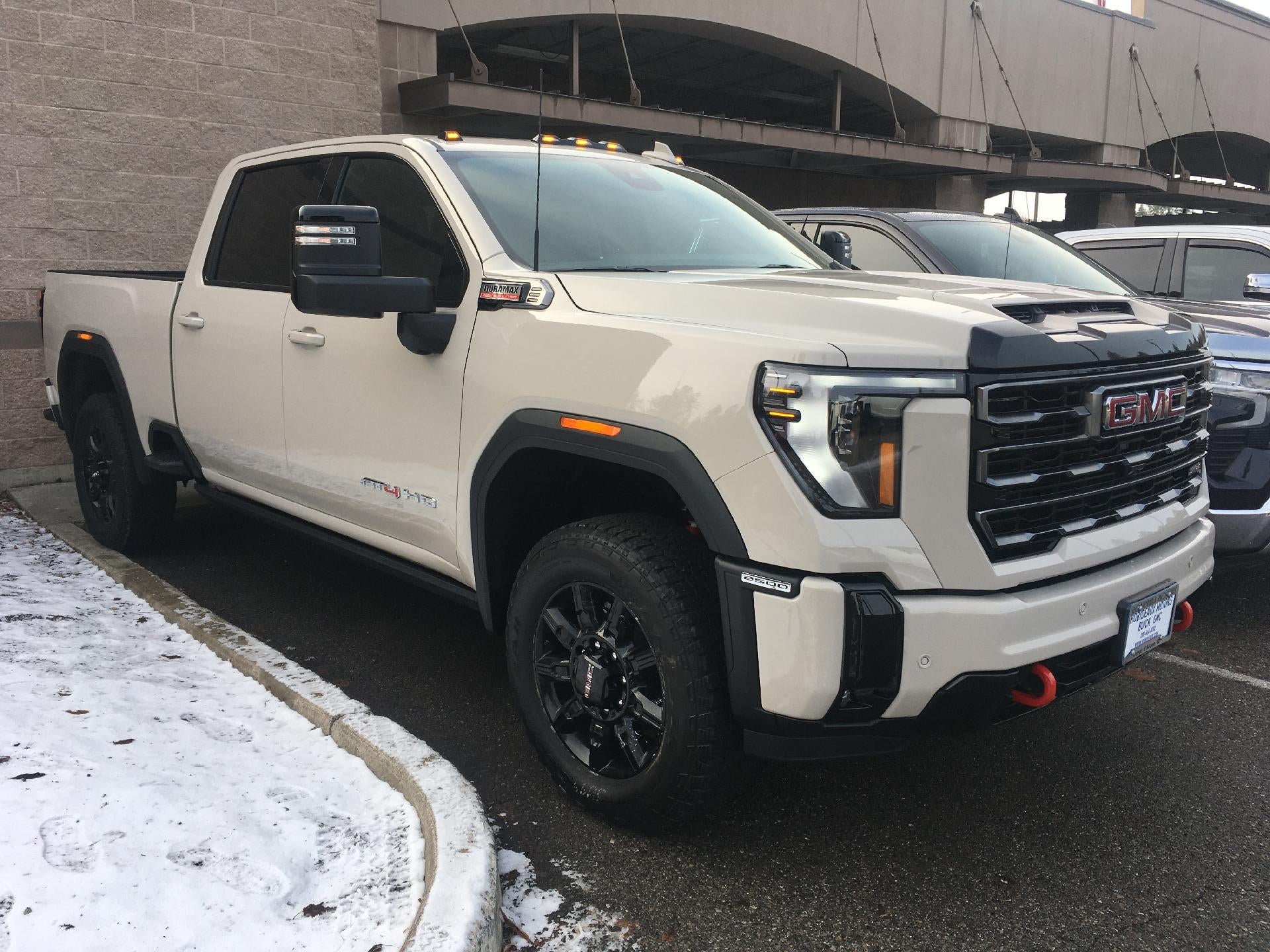 2026 GMC Sierra 2500 HD Crew Cab Standard Box 4-Wheel Drive AT4