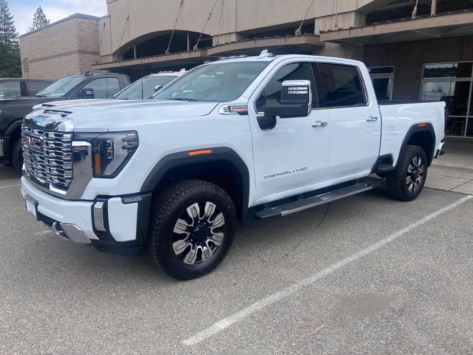 2026 GMC Sierra 4WD Crew Cab Standard Box Denali's photo