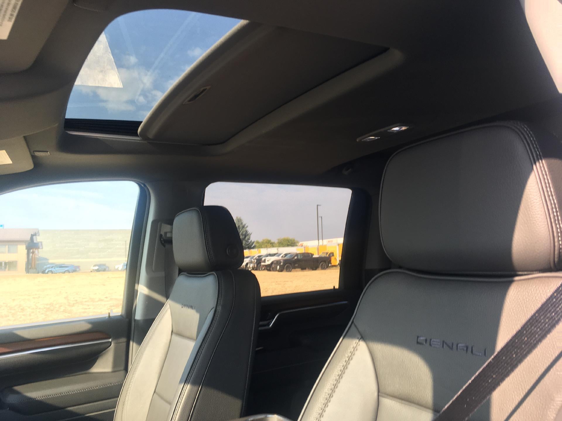 2025 GMC Sierra 2500 HD Crew Cab Standard Box 4-Wheel Drive Denali