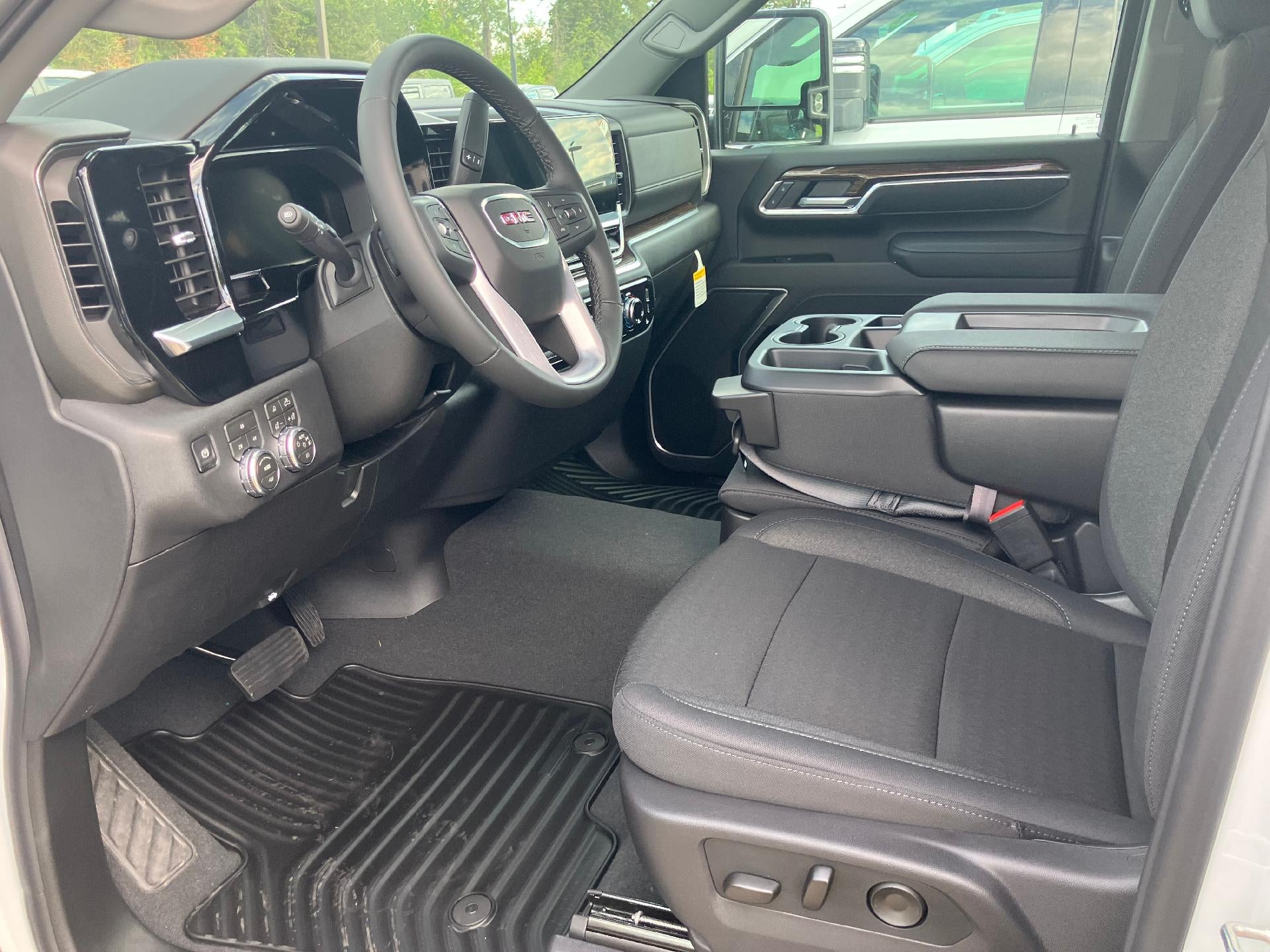 2026 GMC Sierra 3500 HD Crew Cab Long Box 4-Wheel Drive SLE