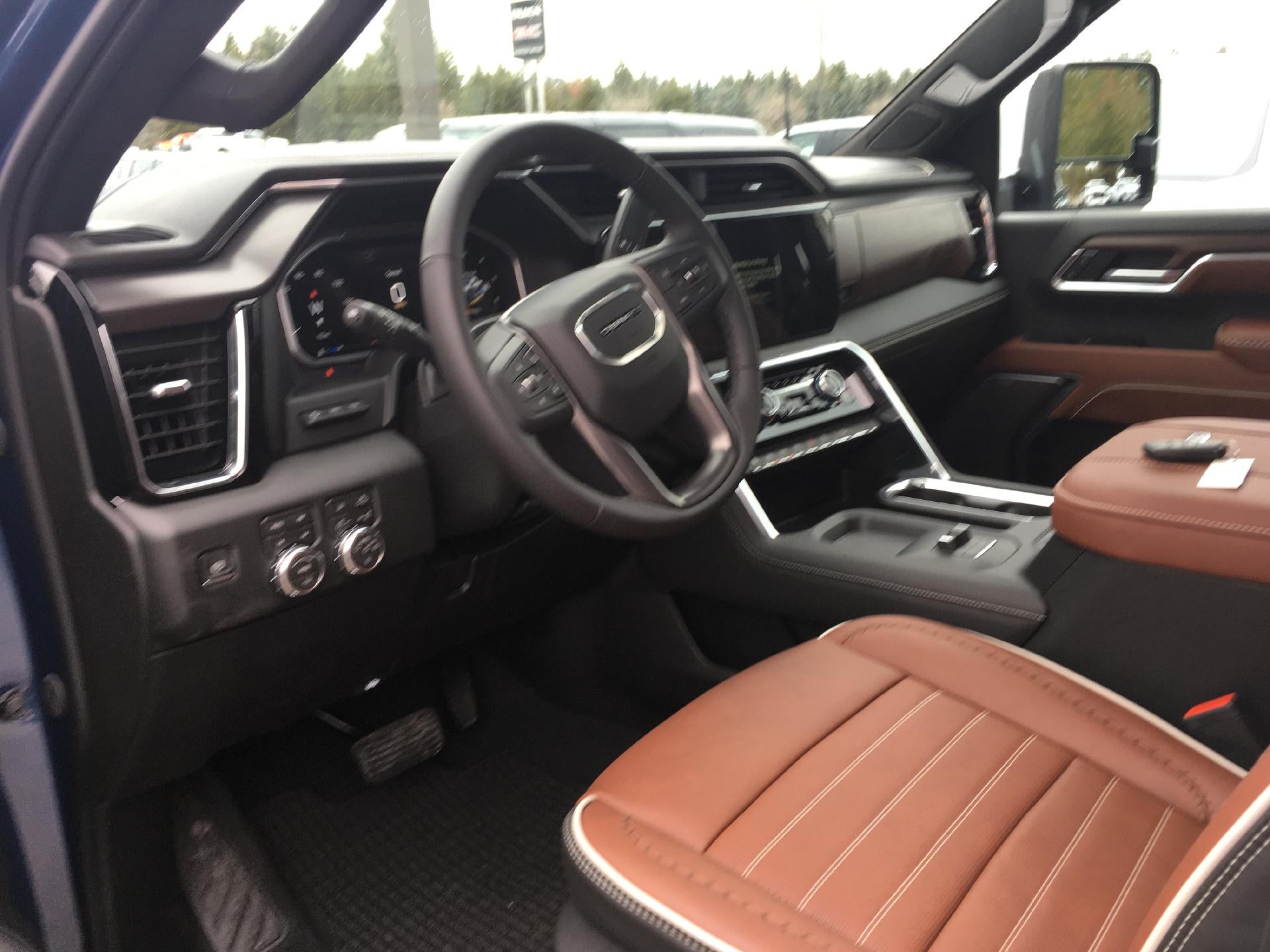 2026 GMC Sierra 2500 HD Crew Cab Standard Box 4-Wheel Drive Denali Ultimate