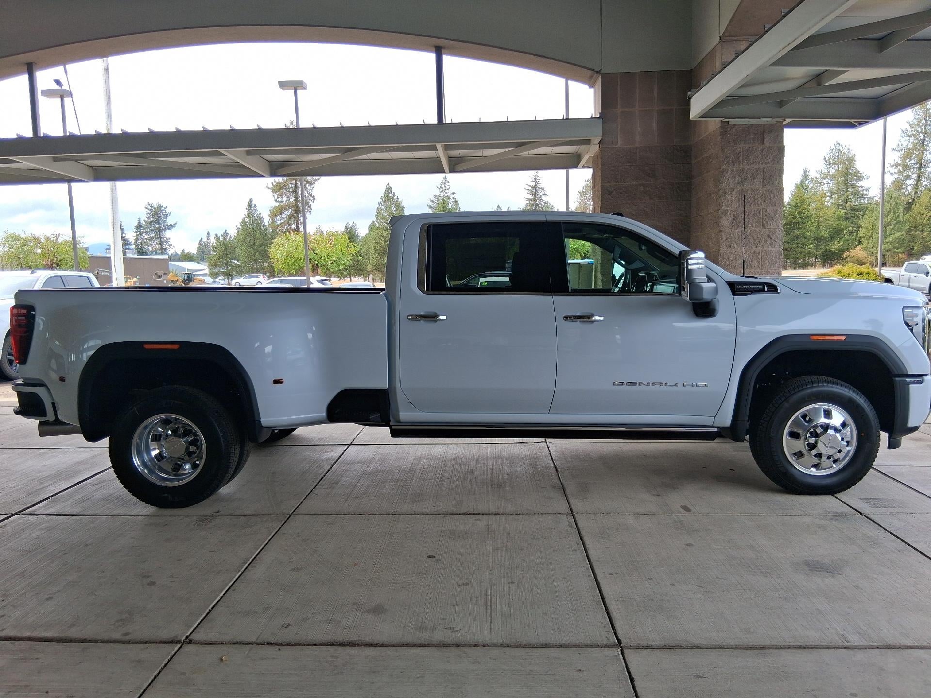 2026 GMC Sierra 3500 HD Crew Cab Long Box 4-Wheel Drive Denali Ultimate