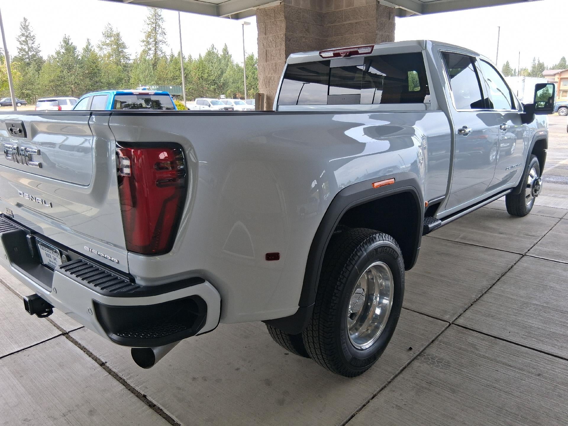2026 GMC Sierra 3500 HD Crew Cab Long Box 4-Wheel Drive Denali Ultimate