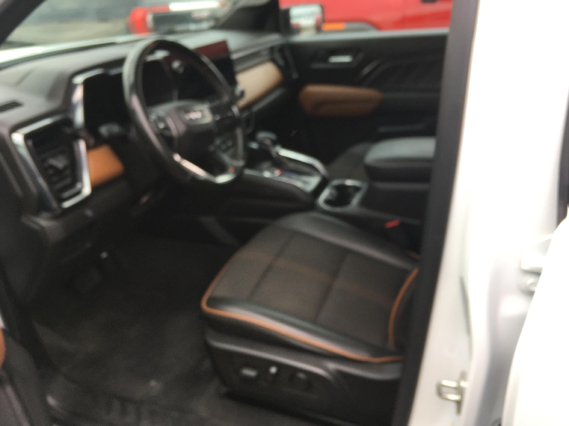 2023 GMC Canyon Power Lumbar Heated Seat, Performance Package, Dual Zone Climate Control