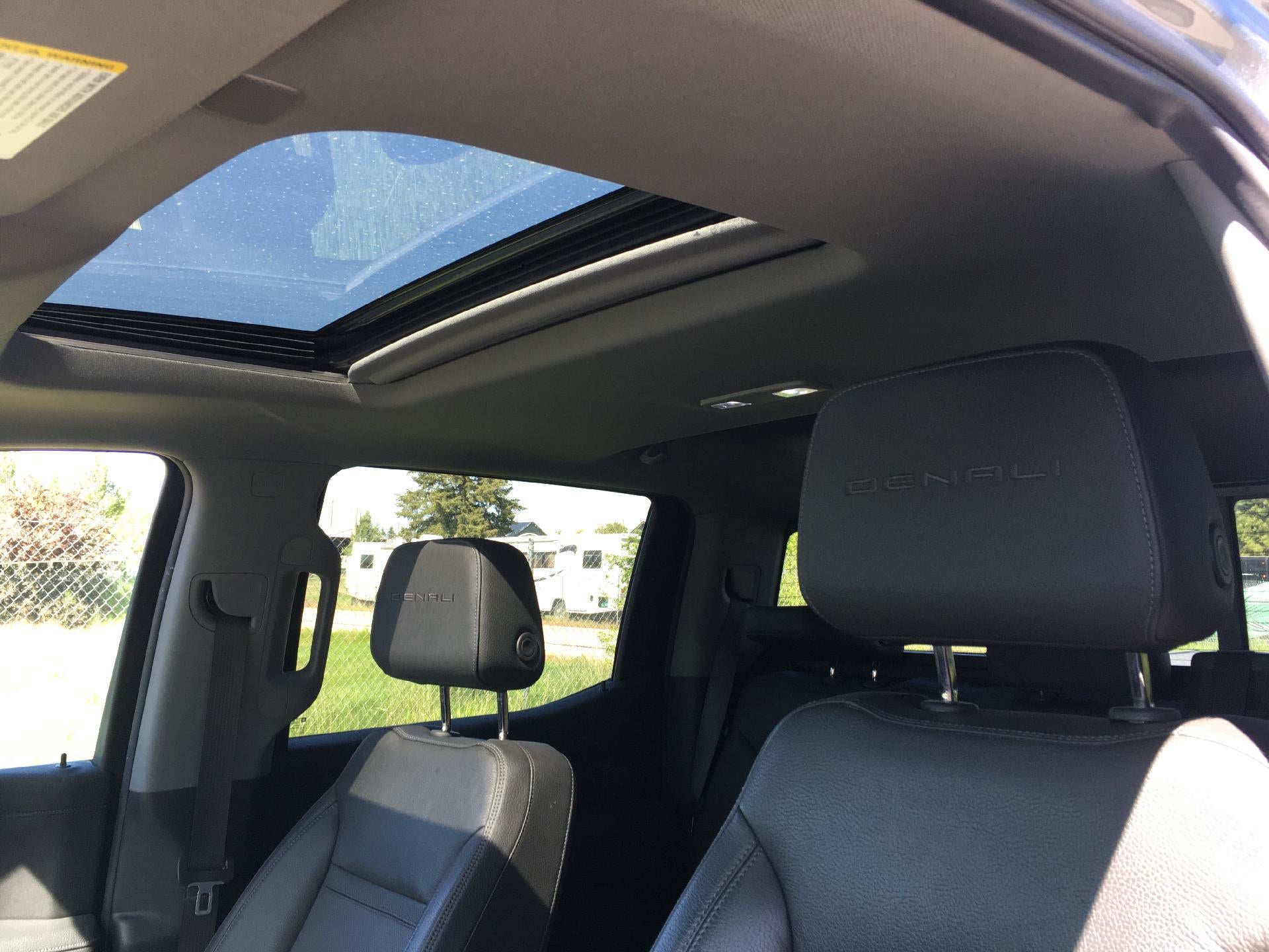 2020 GMC Sierra 1500 Power Lumbar Memory Seat, Power Sunroof, Technology Package, Navigation