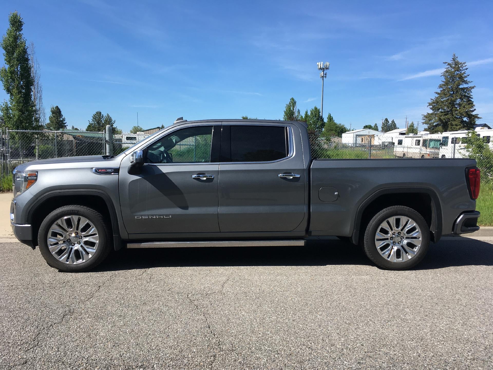 2020 GMC Sierra 1500 Power Lumbar Memory Seat, Power Sunroof, Technology Package, Navigation