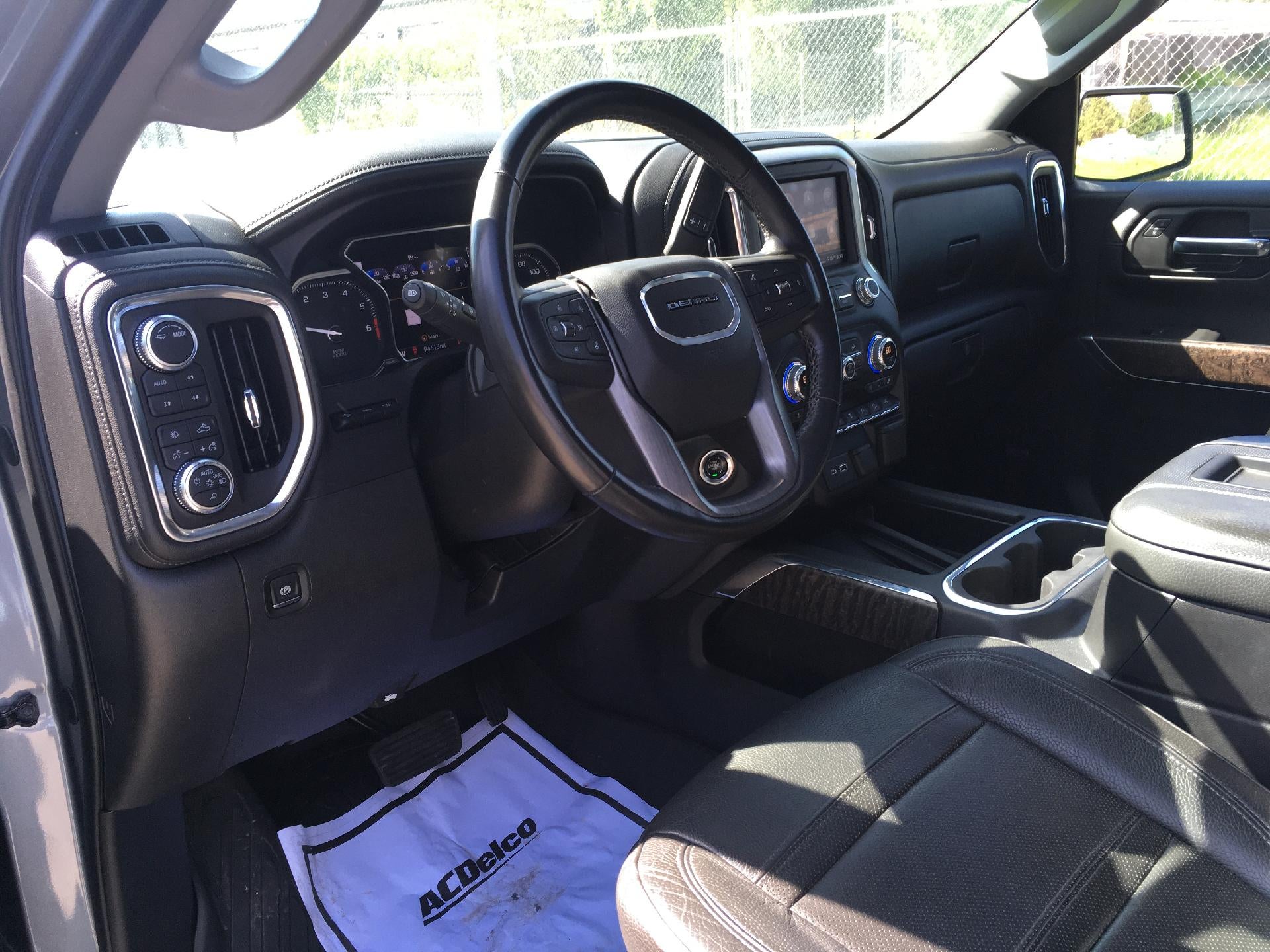 2020 GMC Sierra 1500 Power Lumbar Memory Seat, Power Sunroof, Technology Package, Navigation