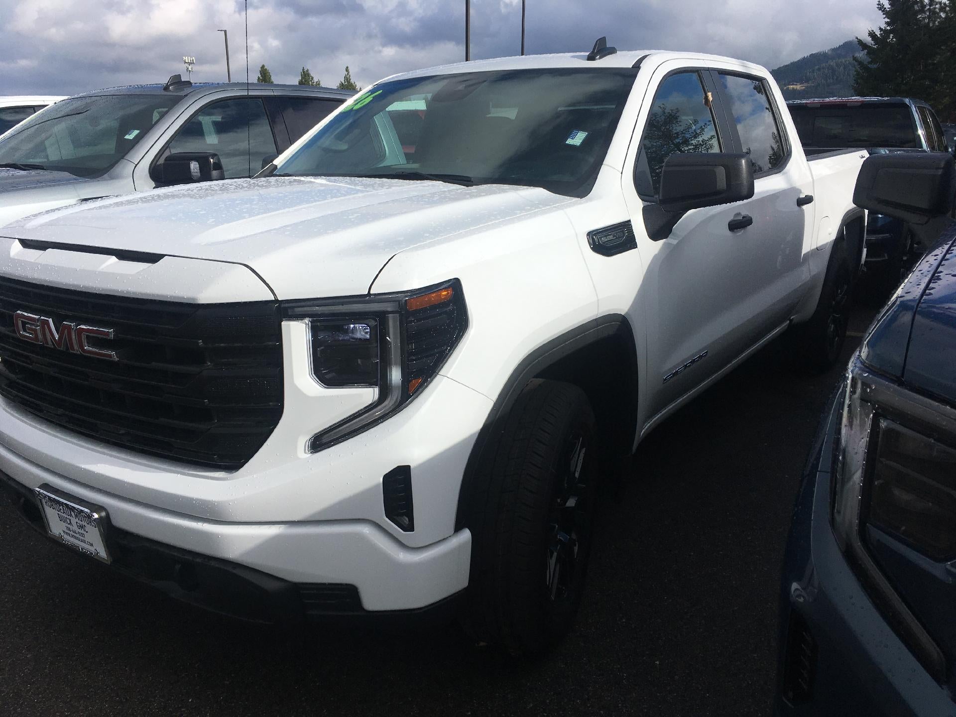 2026 GMC Sierra 1500 Crew Cab Short Box 4-Wheel Drive Pro