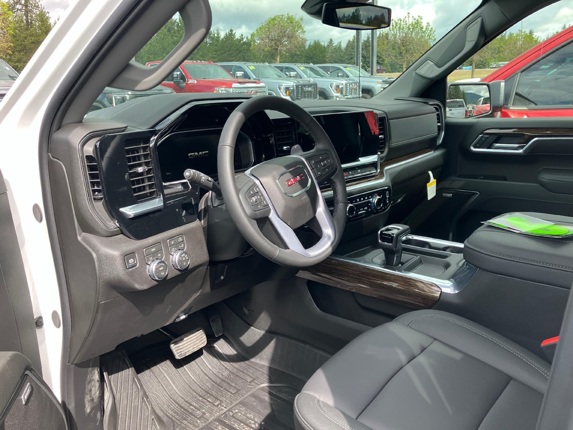 2026 GMC Sierra 1500 Crew Cab Short Box 4-Wheel Drive Elevation 3SB