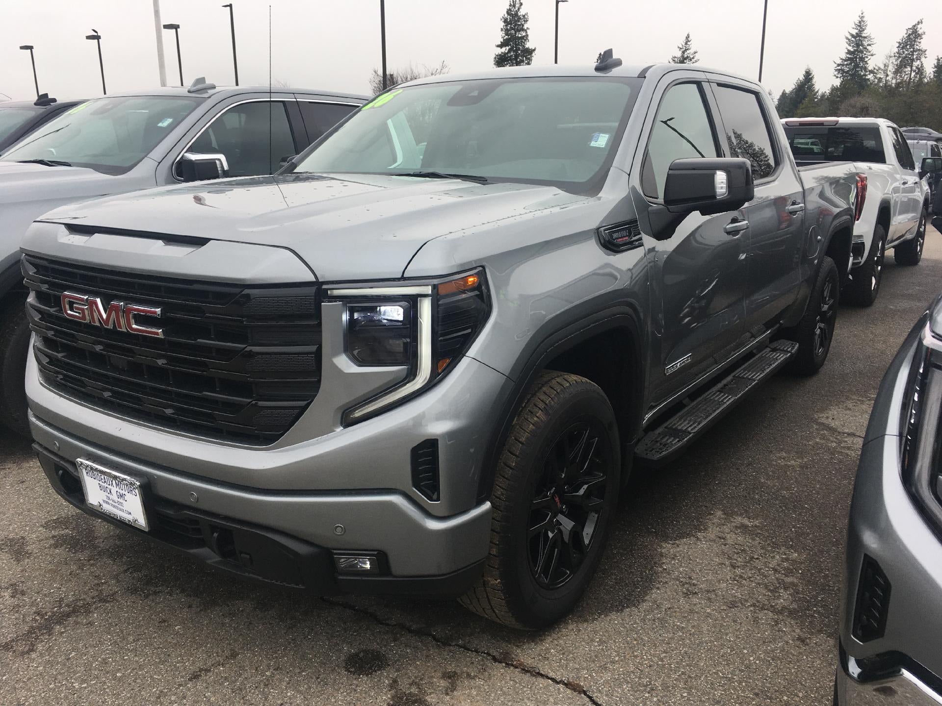 2026 GMC Sierra 1500 Crew Cab Short Box 4-Wheel Drive Elevation 3SB